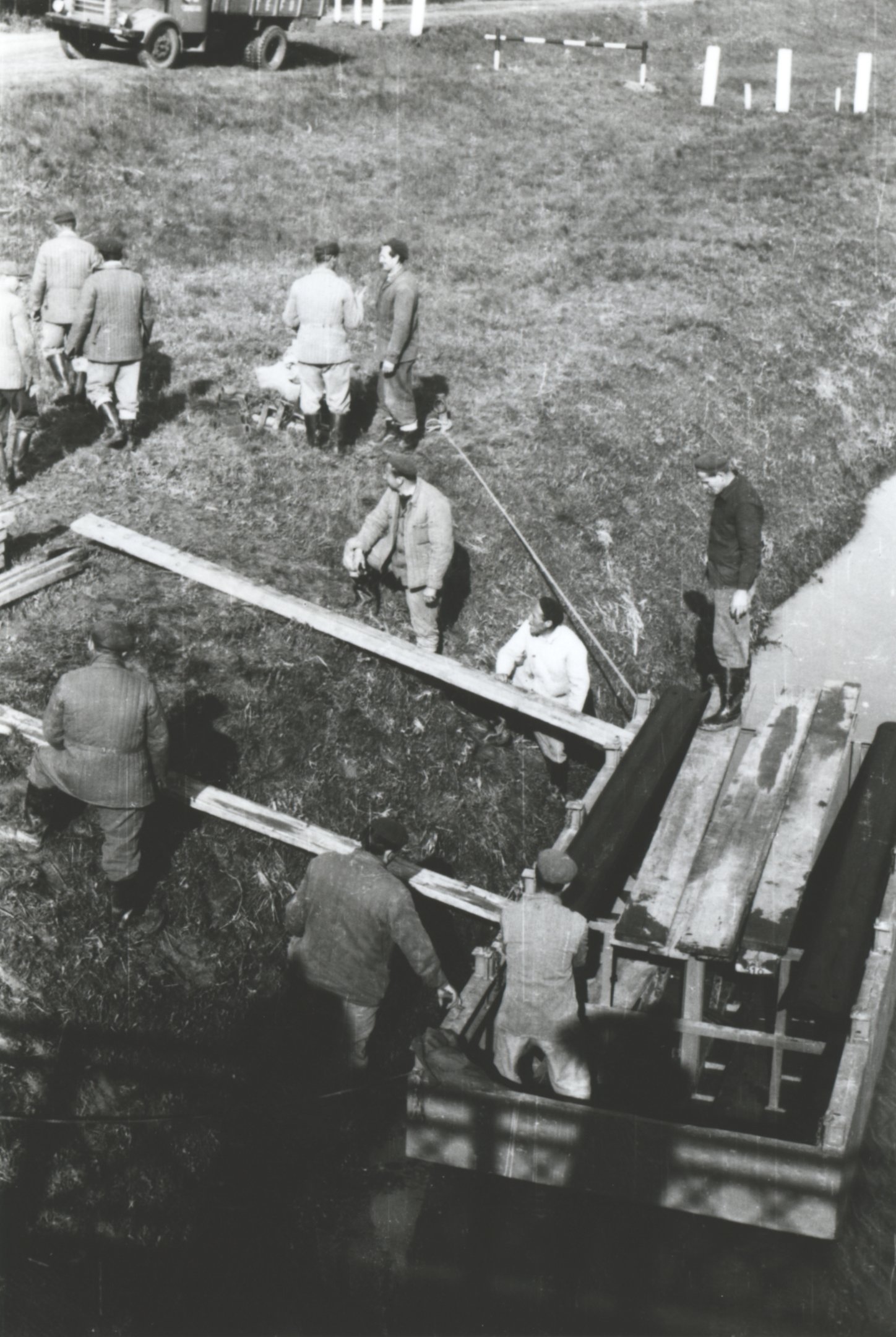 Győri árvíz, 1965 - Védekezés Répcelaknál a Répce árapasztón (Magyar Környezetvédelmi és Vízügyi Múzeum - Duna Múzeum CC BY-NC-SA)