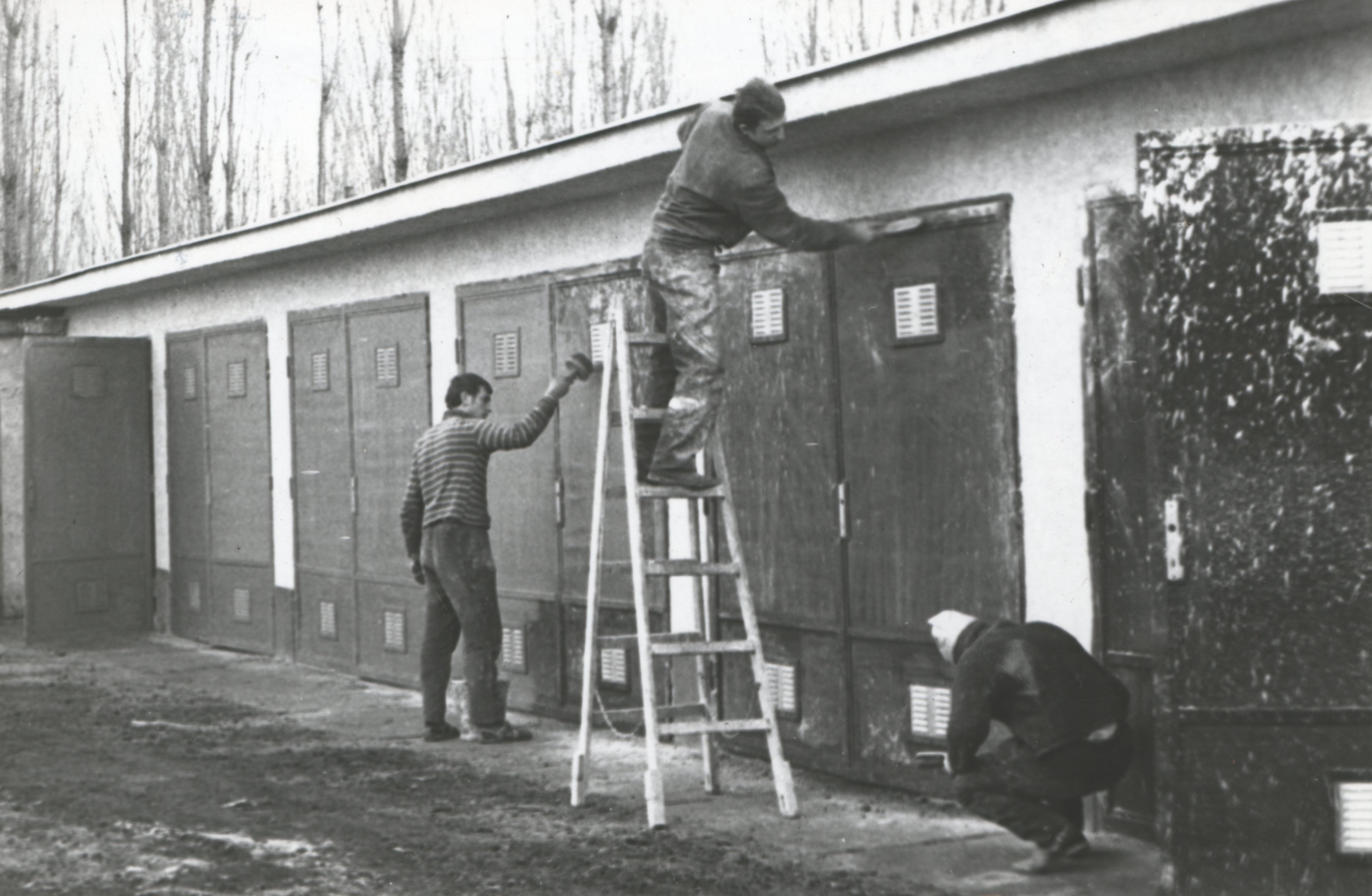Az Uránvárosi garázs befejező munkái (Magyar Környezetvédelmi és Vízügyi Múzeum - Duna Múzeum CC BY-NC-SA)
