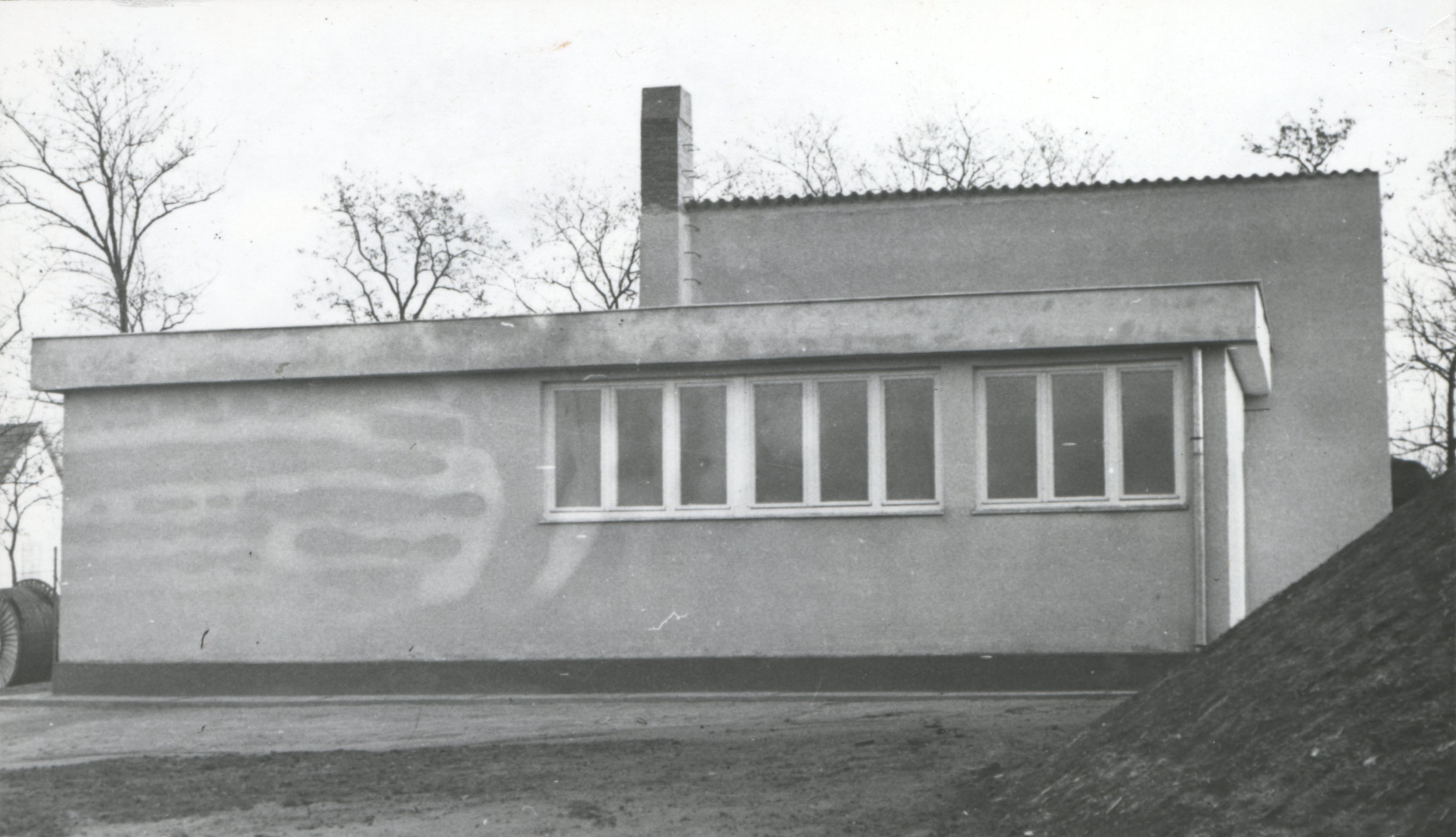 A Fonyódi Építésvezetőség által épített Balatonszárszói törpevízmű 300 m3-es köralaprajzú vasbeton víztároló medencéje (Magyar Környezetvédelmi és Vízügyi Múzeum - Duna Múzeum CC BY-NC-SA)
