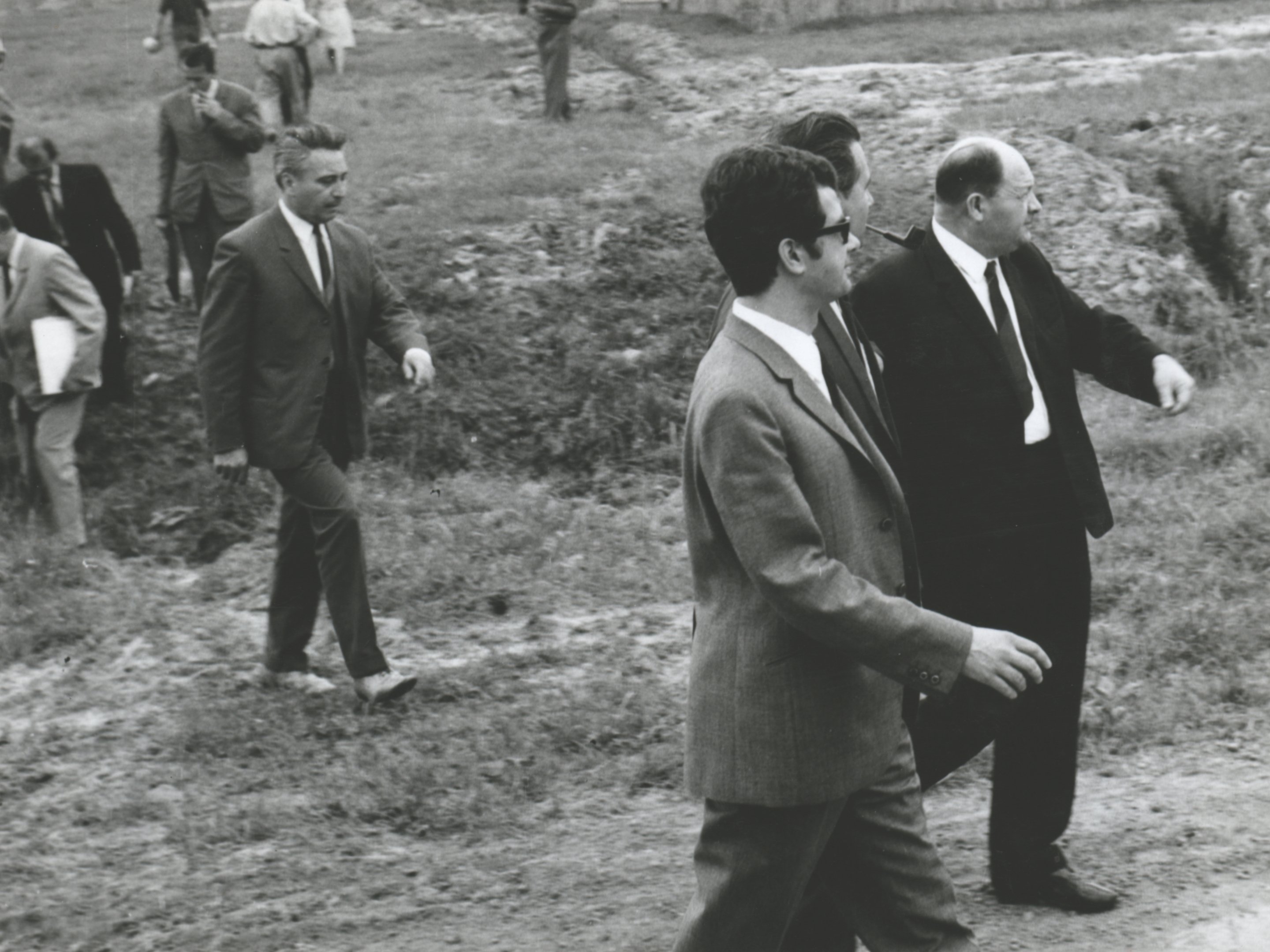 Az ENSZ Európai Hivatalának képviselője az árvizes területen, 1970. június 18. (Magyar Környezetvédelmi és Vízügyi Múzeum - Duna Múzeum CC BY-NC-SA)