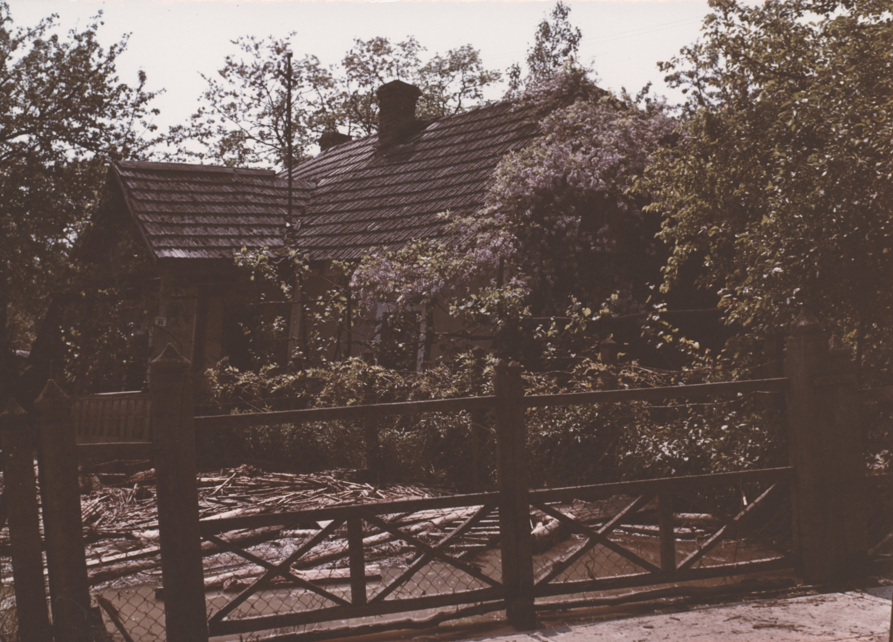Itt még állt a szülői házunk, 1970. június 24. (Magyar Környezetvédelmi és Vízügyi Múzeum - Duna Múzeum CC BY-NC-SA)