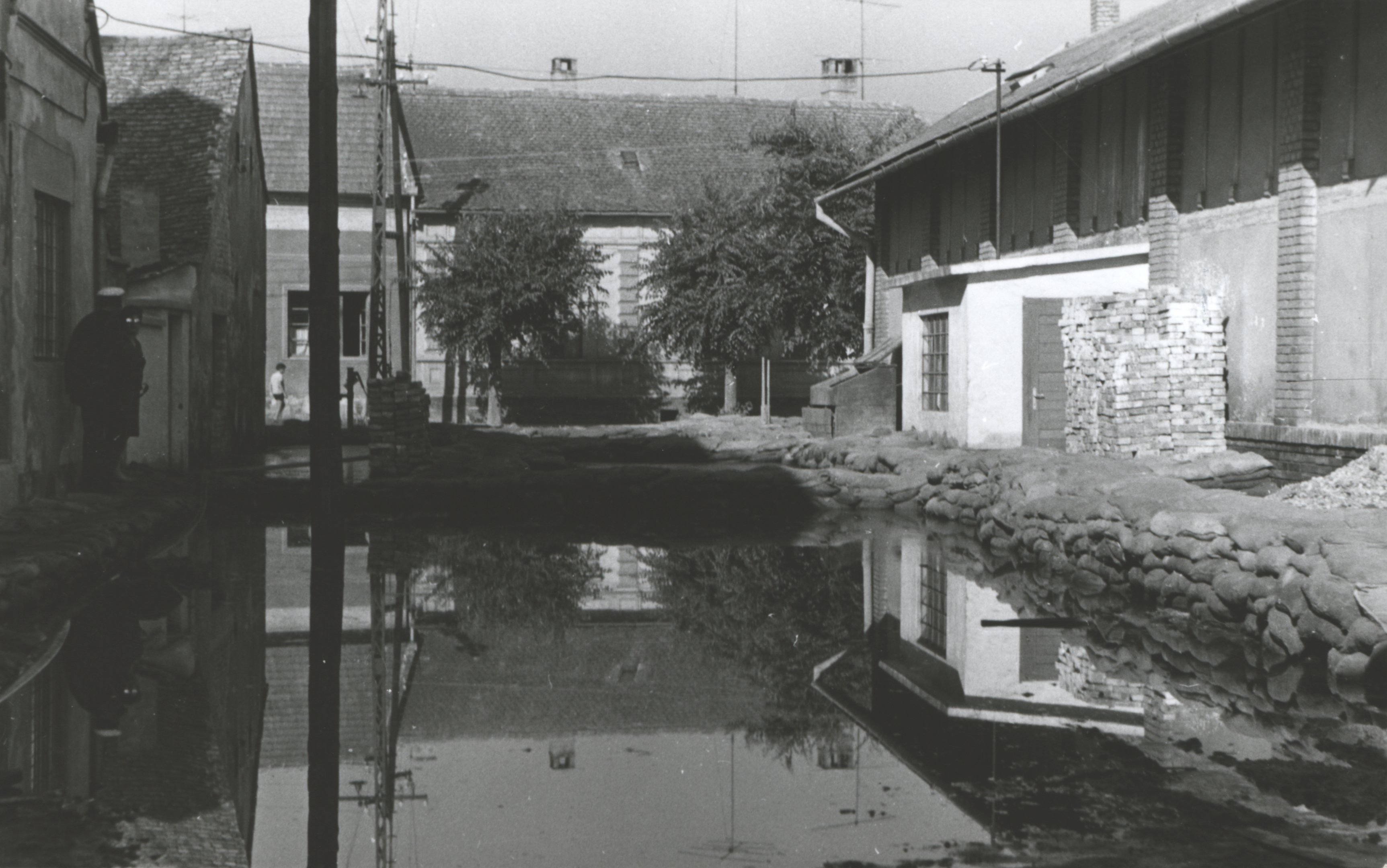 Vízben áll a mohácsi utca (Magyar Környezetvédelmi és Vízügyi Múzeum - Duna Múzeum CC BY-NC-SA)