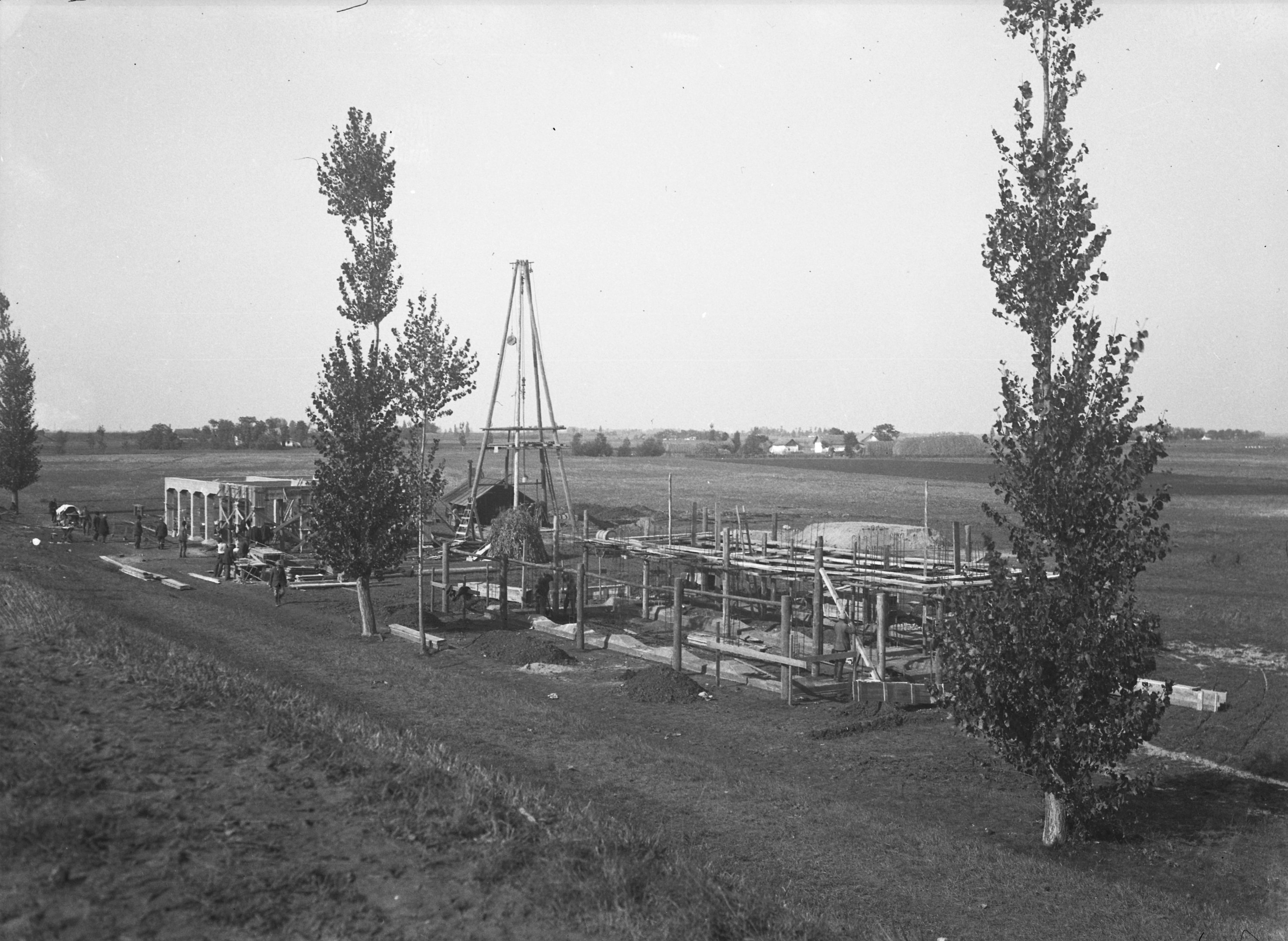 Lakó- és irodaépület vasbeton alapozásainak építése, 1936. október 19. (Magyar Környezetvédelmi és Vízügyi Múzeum - Duna Múzeum CC BY-NC-SA)