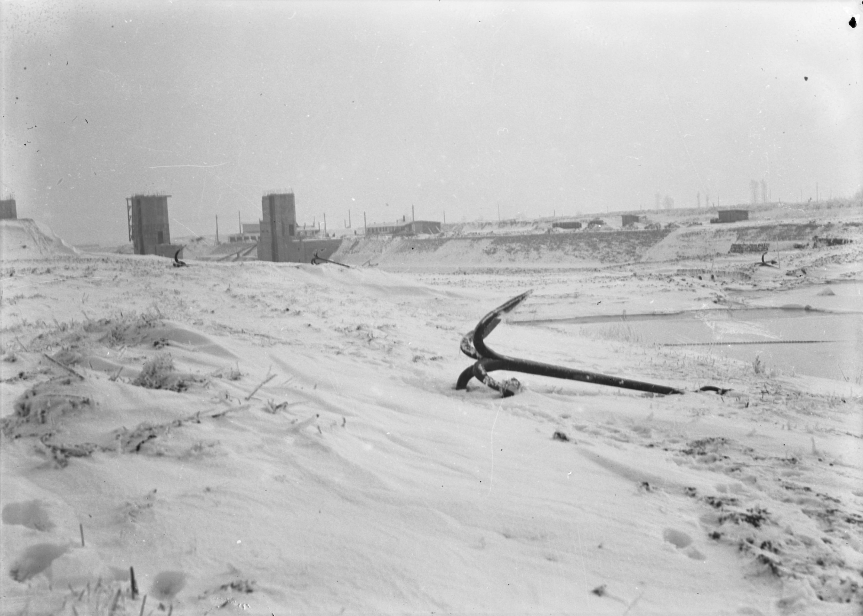 Hóval borított munkatér, 1938. december 29. (Magyar Környezetvédelmi és Vízügyi Múzeum - Duna Múzeum CC BY-NC-SA)