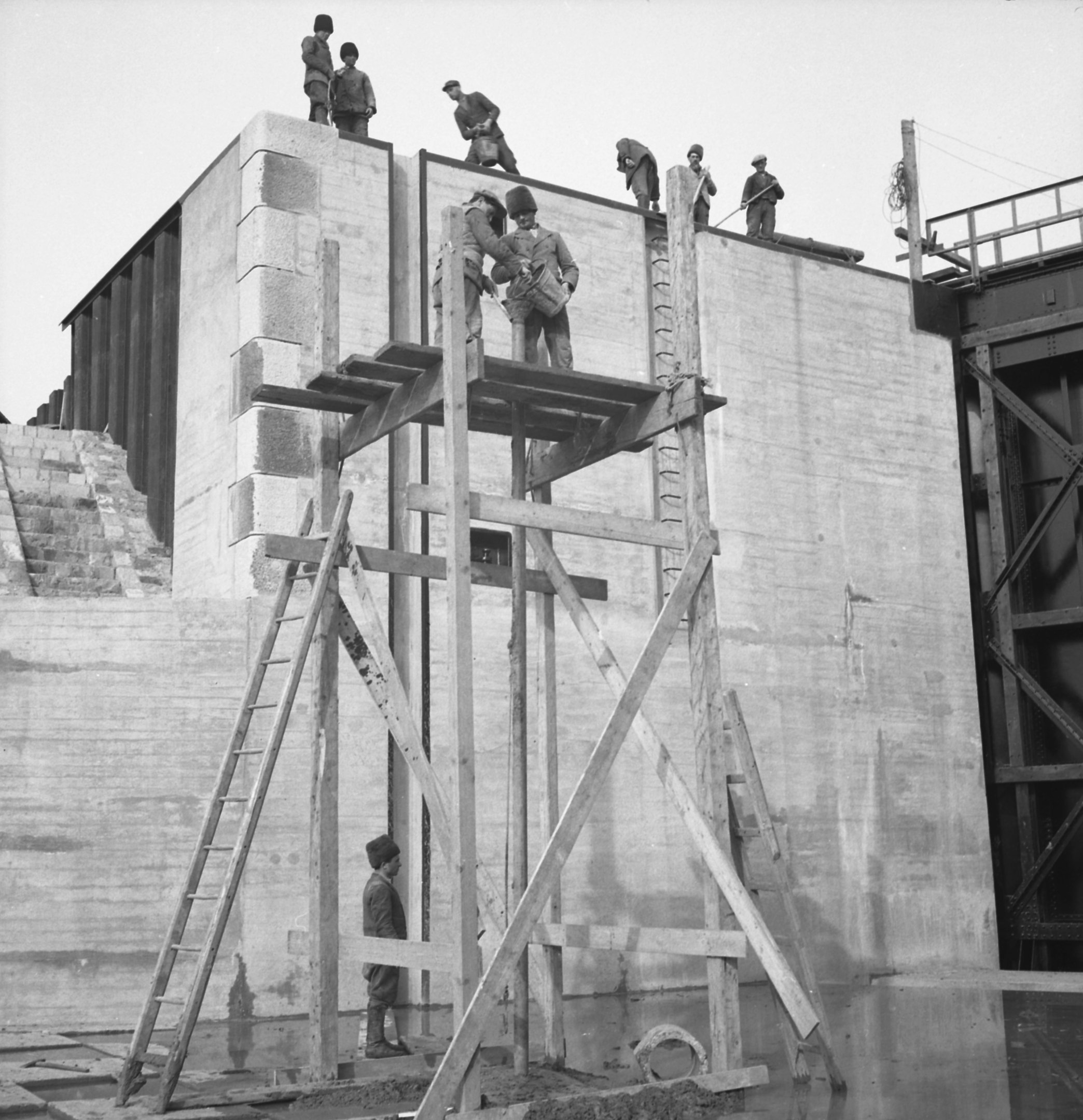 Hajózózsilip, alsó fő - Szivárgó kiöntés, 1941. február 28. (Magyar Környezetvédelmi és Vízügyi Múzeum - Duna Múzeum CC BY-NC-SA)