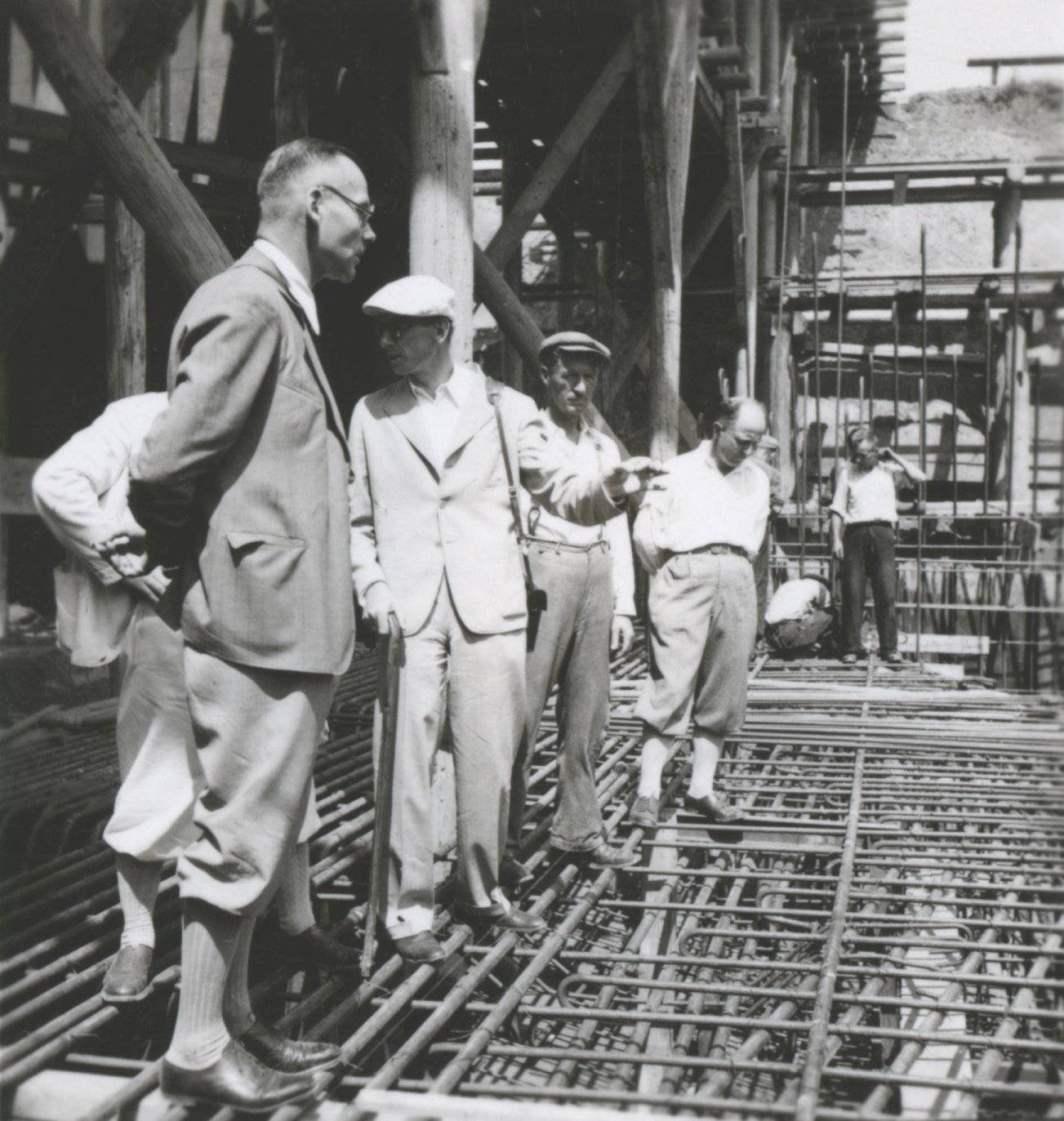 Felső fő - Alaplemez vasszerelés közben, 1939. augusztus 4. (Magyar Környezetvédelmi és Vízügyi Múzeum - Duna Múzeum CC BY-NC-SA)
