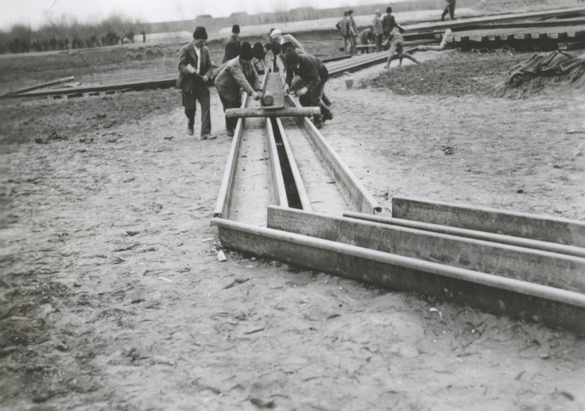 Larssen palló raktározása, 1939. február 18. (Magyar Környezetvédelmi és Vízügyi Múzeum - Duna Múzeum CC BY-NC-SA)