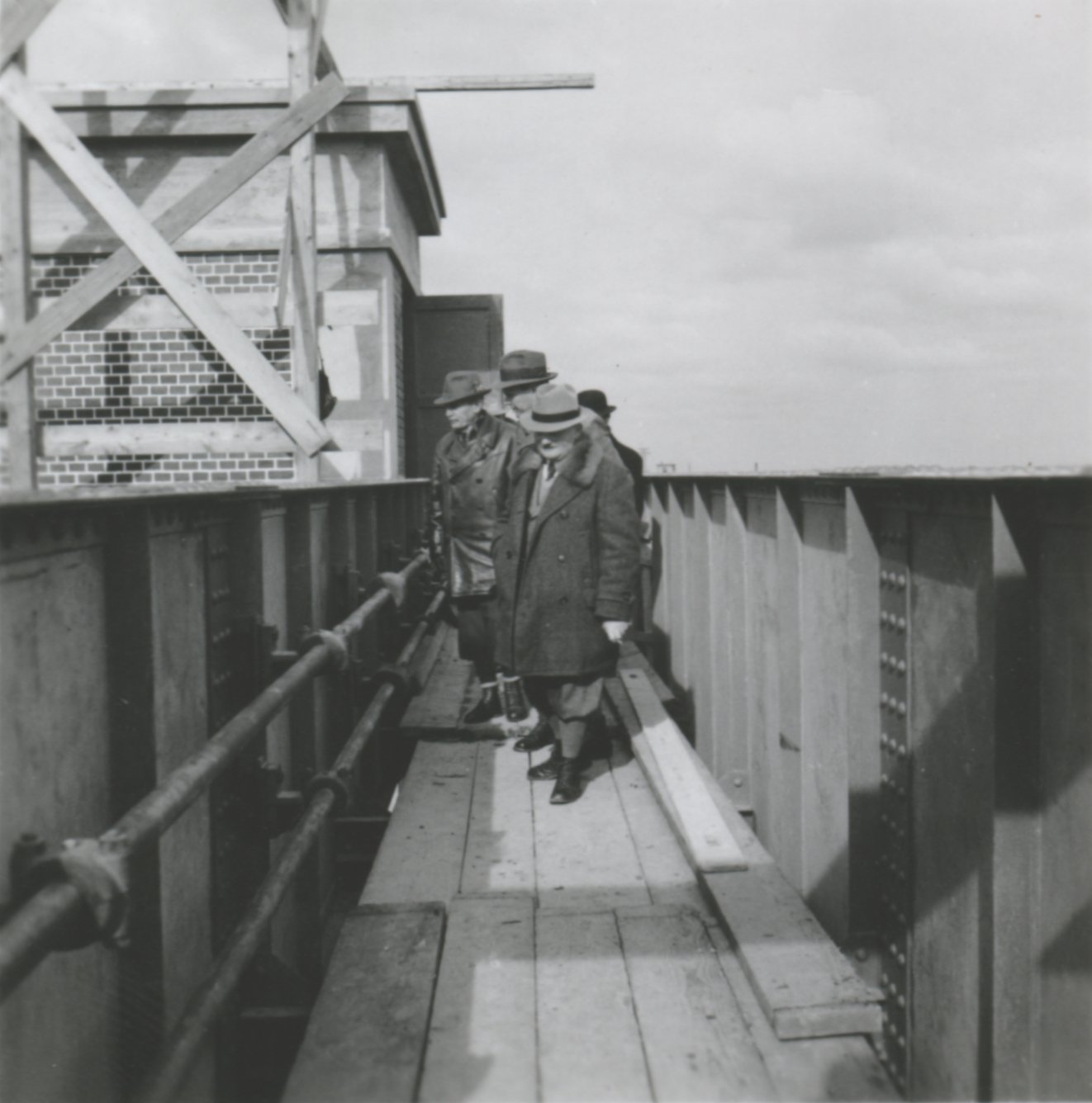 Kezelő híd - Gépkamra falazat hézagolása, 1939. október 31. (Magyar Környezetvédelmi és Vízügyi Múzeum - Duna Múzeum CC BY-NC-SA)