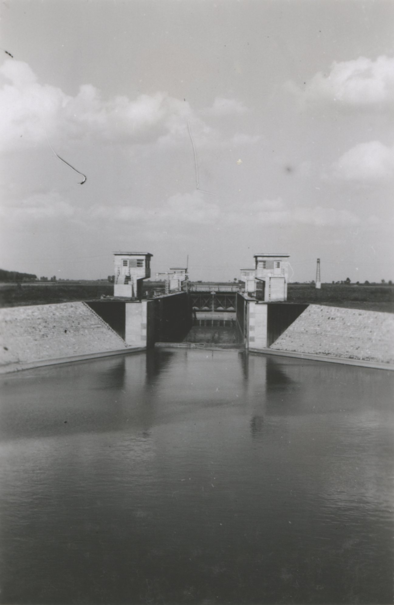 Békésszentandrási vízlépcső építése, 1943. július (Magyar Környezetvédelmi és Vízügyi Múzeum - Duna Múzeum CC BY-NC-SA)