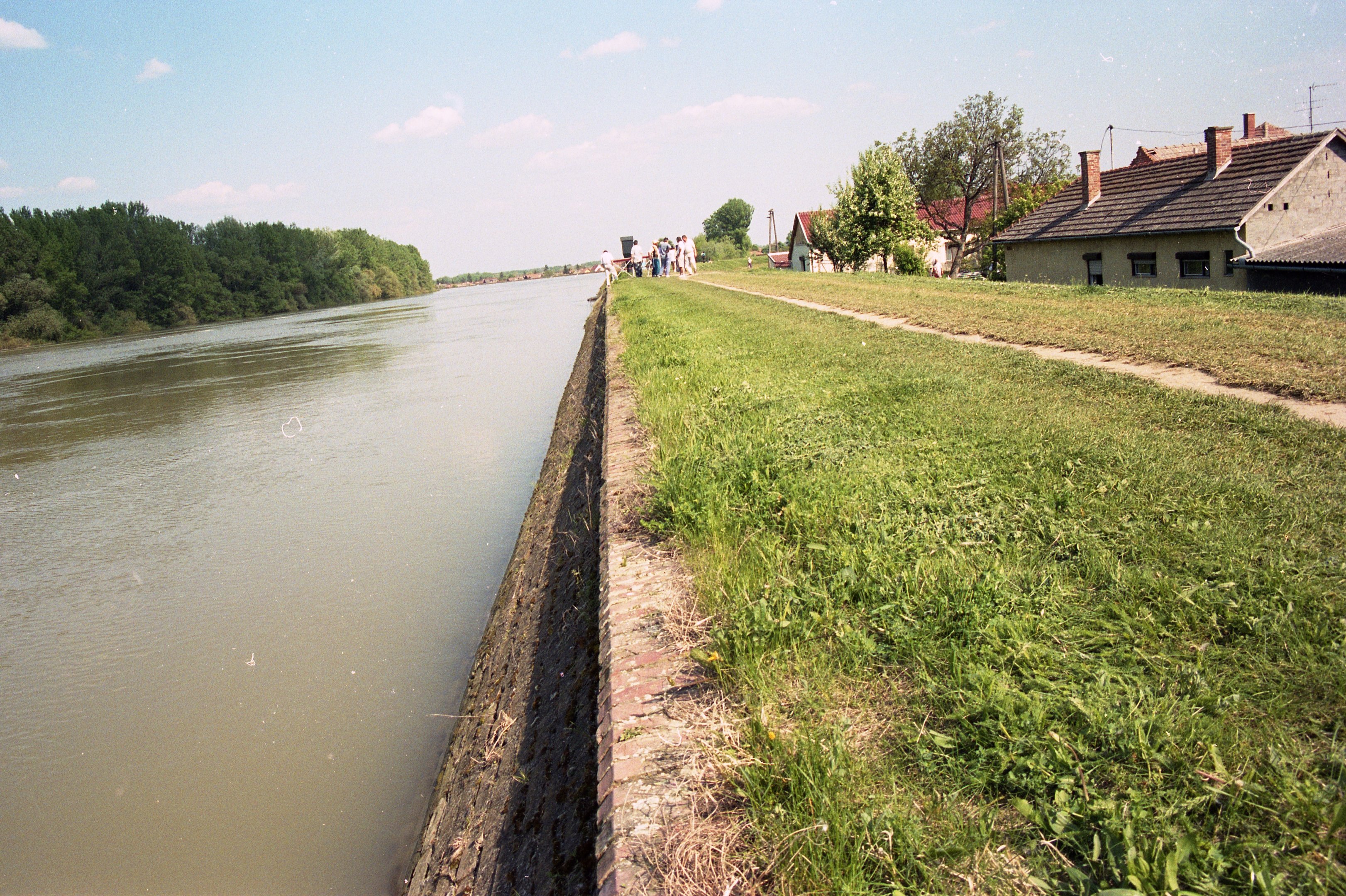 2000. évi árvíz a Tiszán - Csongrád (Magyar Környezetvédelmi és Vízügyi Múzeum - Duna Múzeum CC BY-NC-SA)