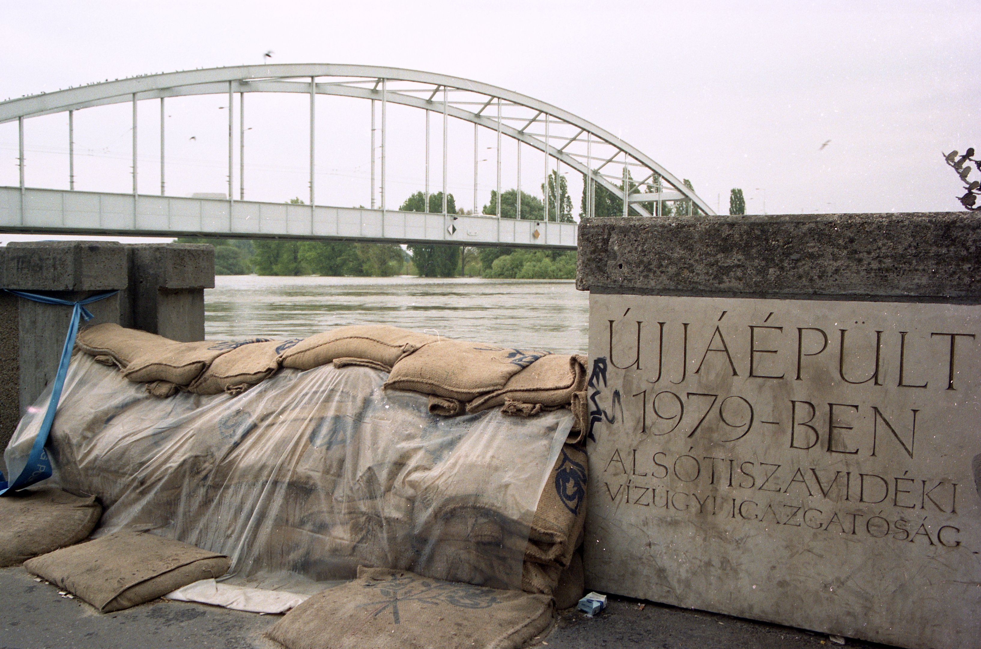 2000. évi árvíz a Tiszán - Szeged (Magyar Környezetvédelmi és Vízügyi Múzeum - Duna Múzeum CC BY-NC-SA)