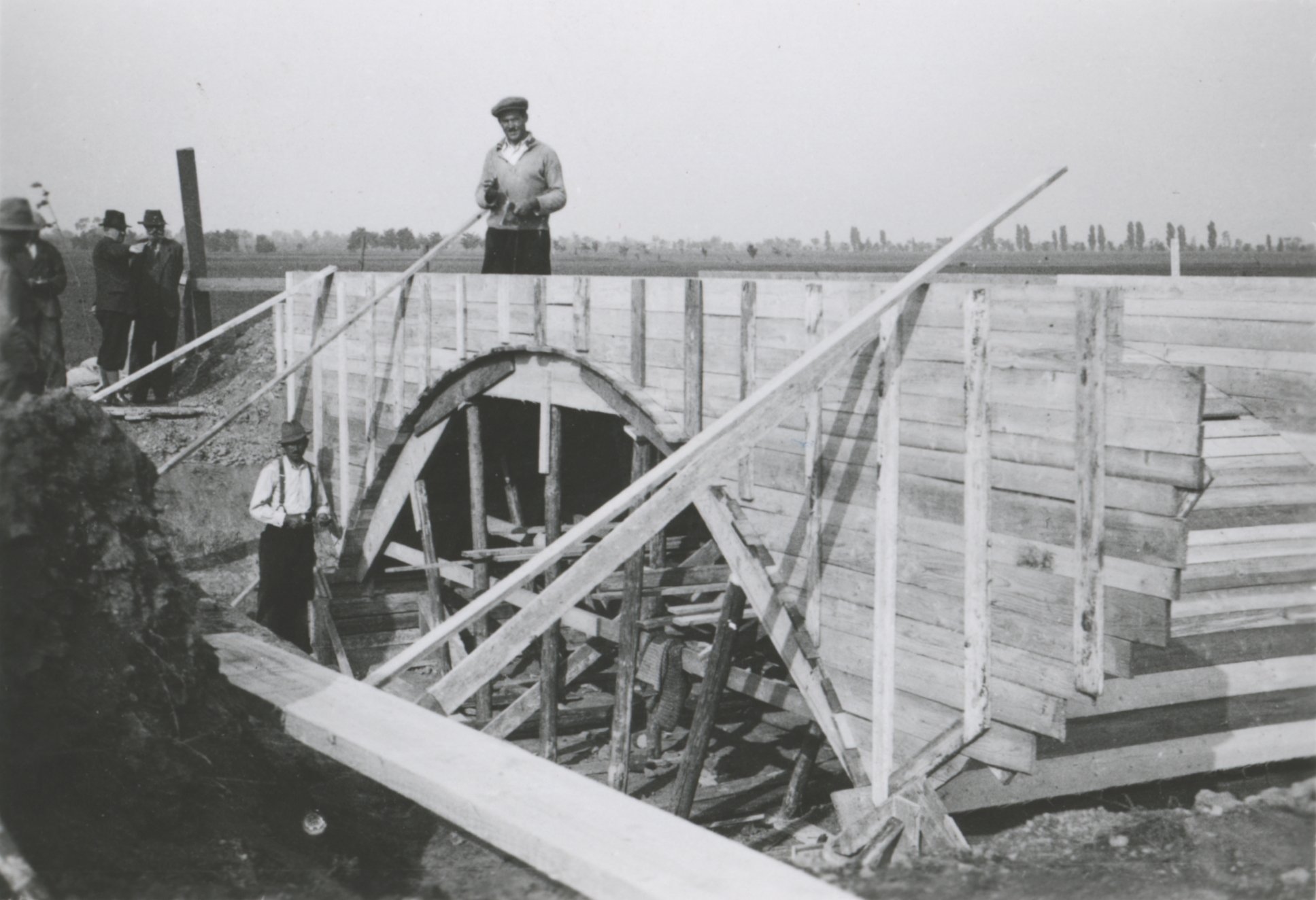 12. sz. híd zsaluzása, 1938. szeptember 23. (Magyar Környezetvédelmi és Vízügyi Múzeum - Duna Múzeum CC BY-NC-SA)