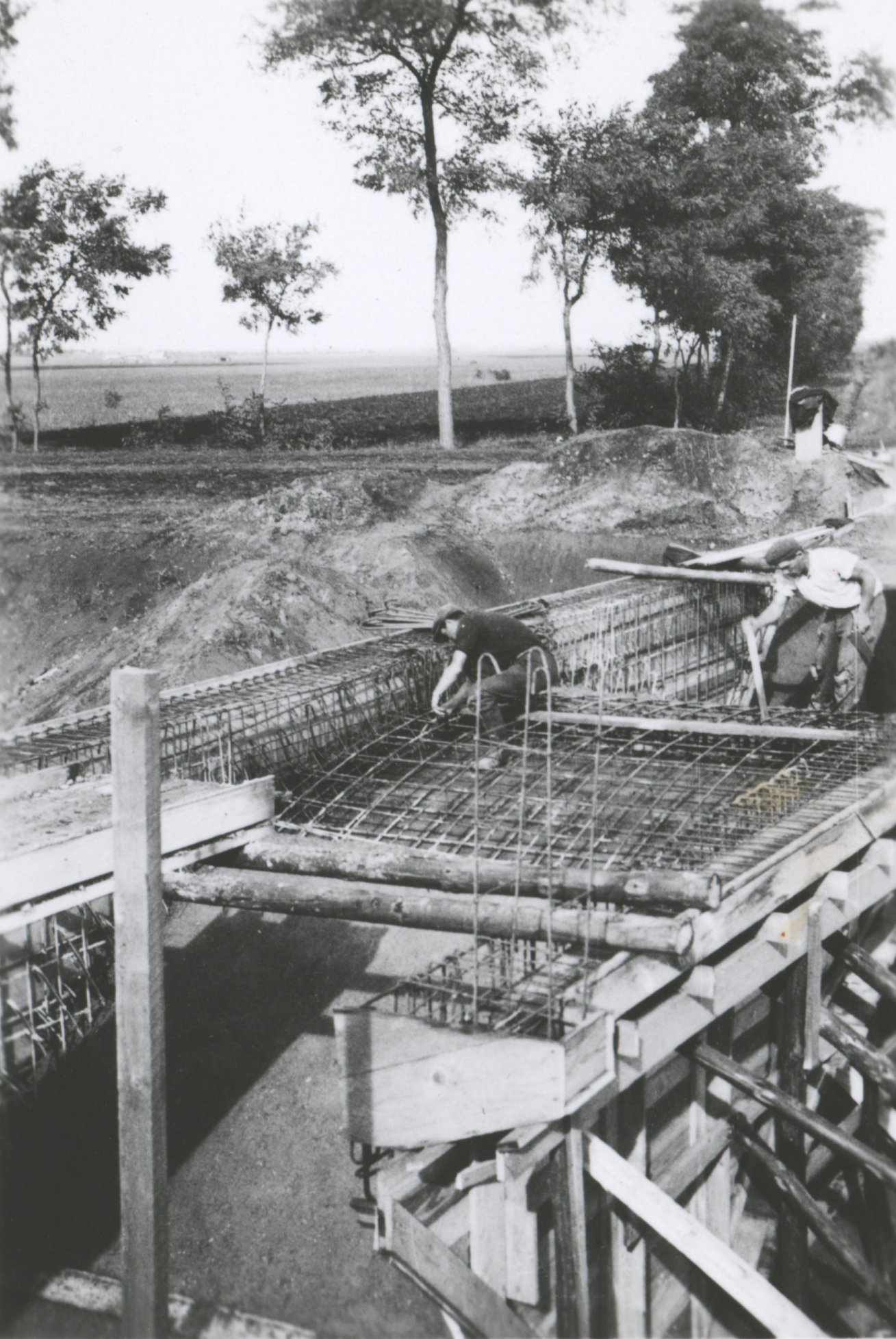 30. sz. híd betonozása, 1938. október 4. (Magyar Környezetvédelmi és Vízügyi Múzeum - Duna Múzeum CC BY-NC-SA)