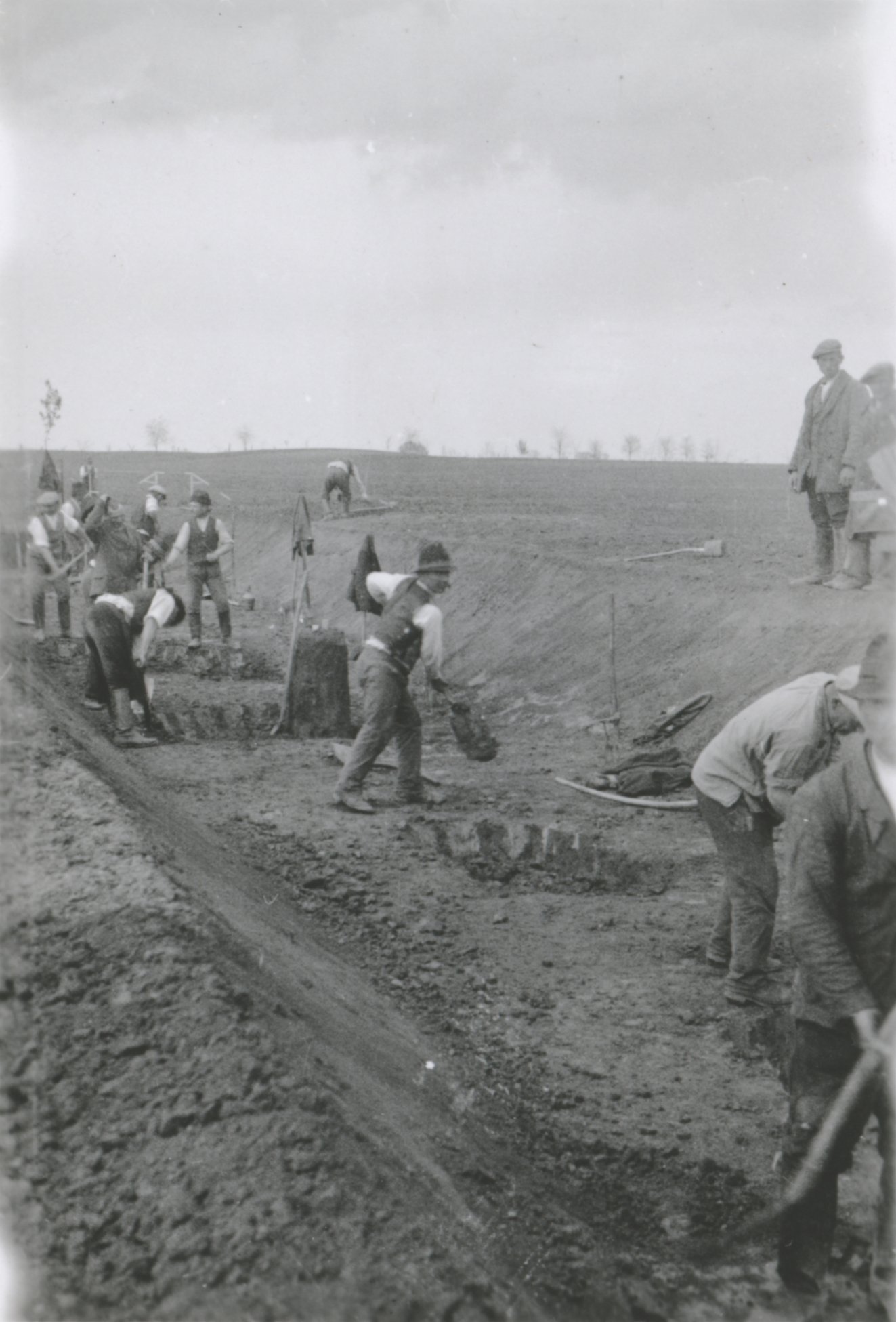 Földmunka a 11+200 szelvényben, 1938. május 10. (Magyar Környezetvédelmi és Vízügyi Múzeum - Duna Múzeum CC BY-NC-SA)