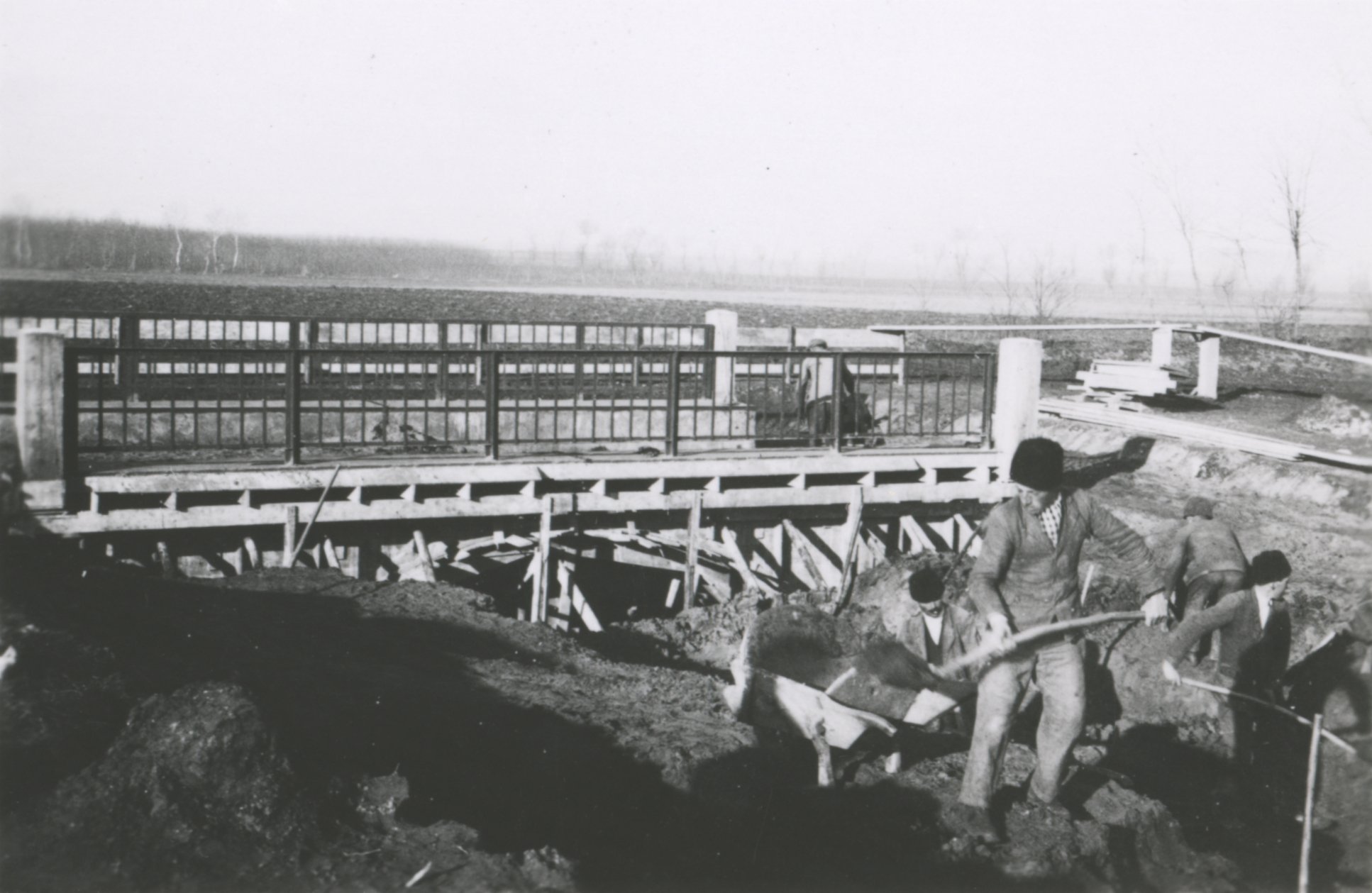 28. sz. híd kizsaluzás előtt, 1938. december 15. (Magyar Környezetvédelmi és Vízügyi Múzeum - Duna Múzeum CC BY-NC-SA)