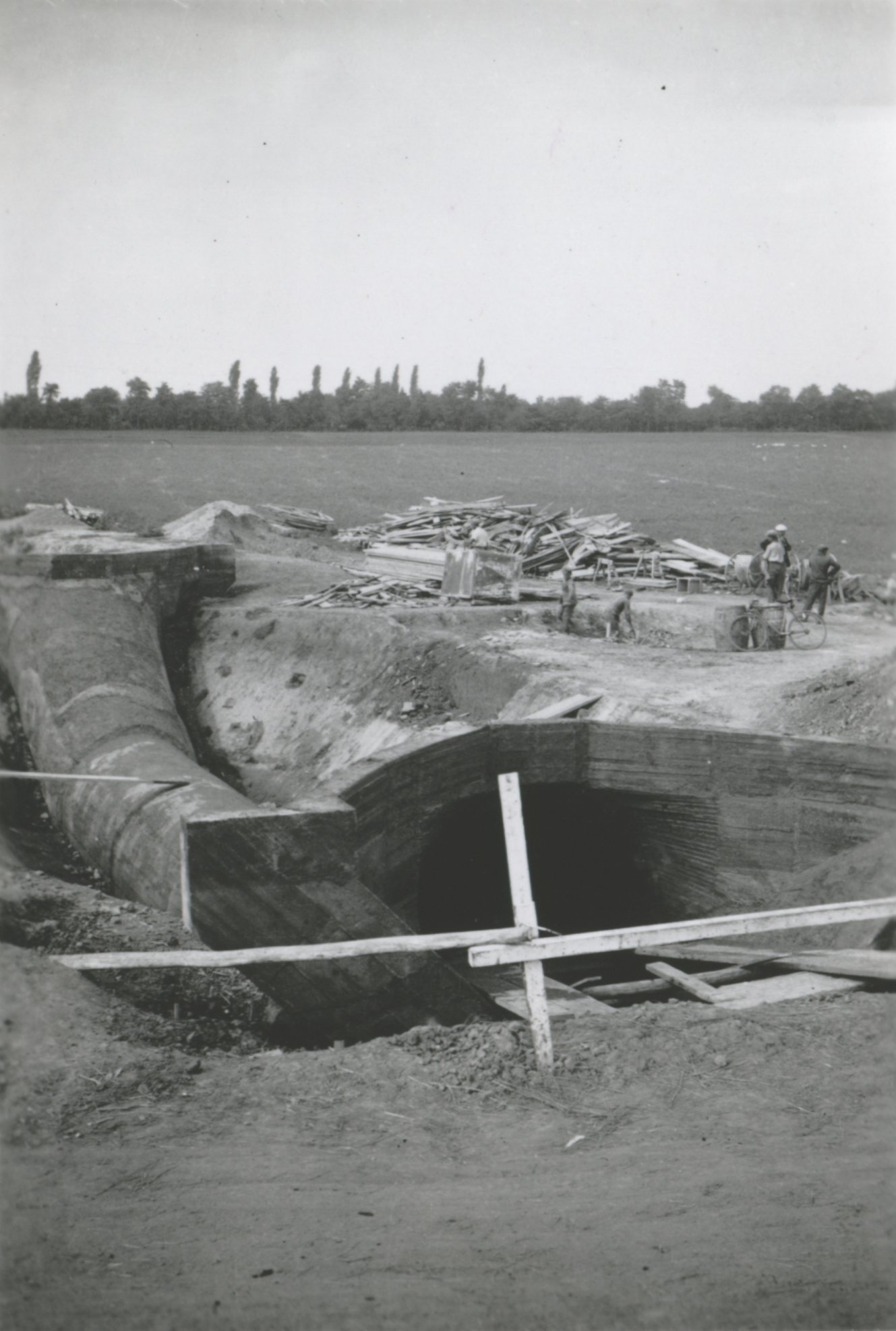 A 4. sz. bújtató kizsaluzva, 1939. július (Magyar Környezetvédelmi és Vízügyi Múzeum - Duna Múzeum CC BY-NC-SA)