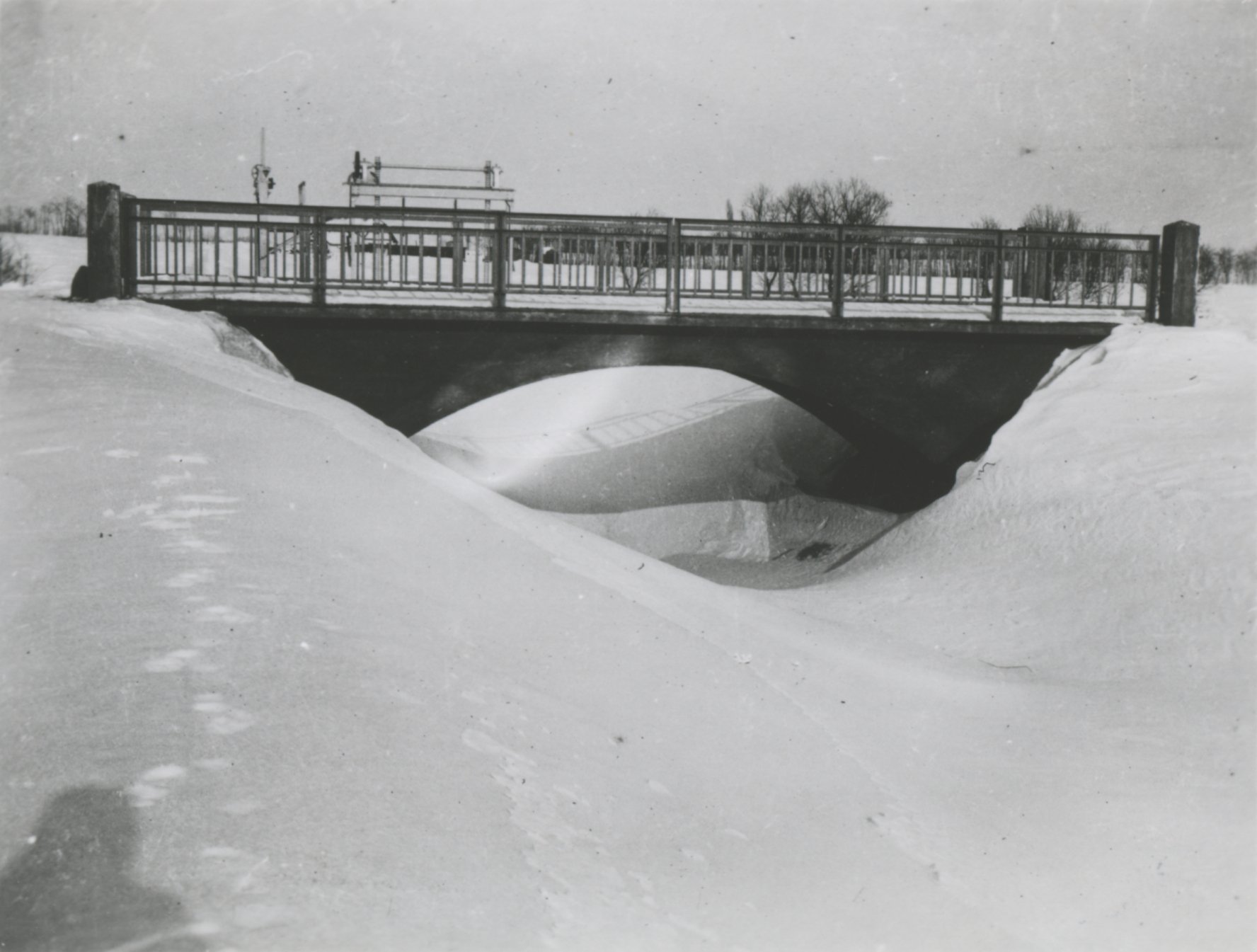 29. sz. híd télen, 1940. február (Magyar Környezetvédelmi és Vízügyi Múzeum - Duna Múzeum CC BY-NC-SA)