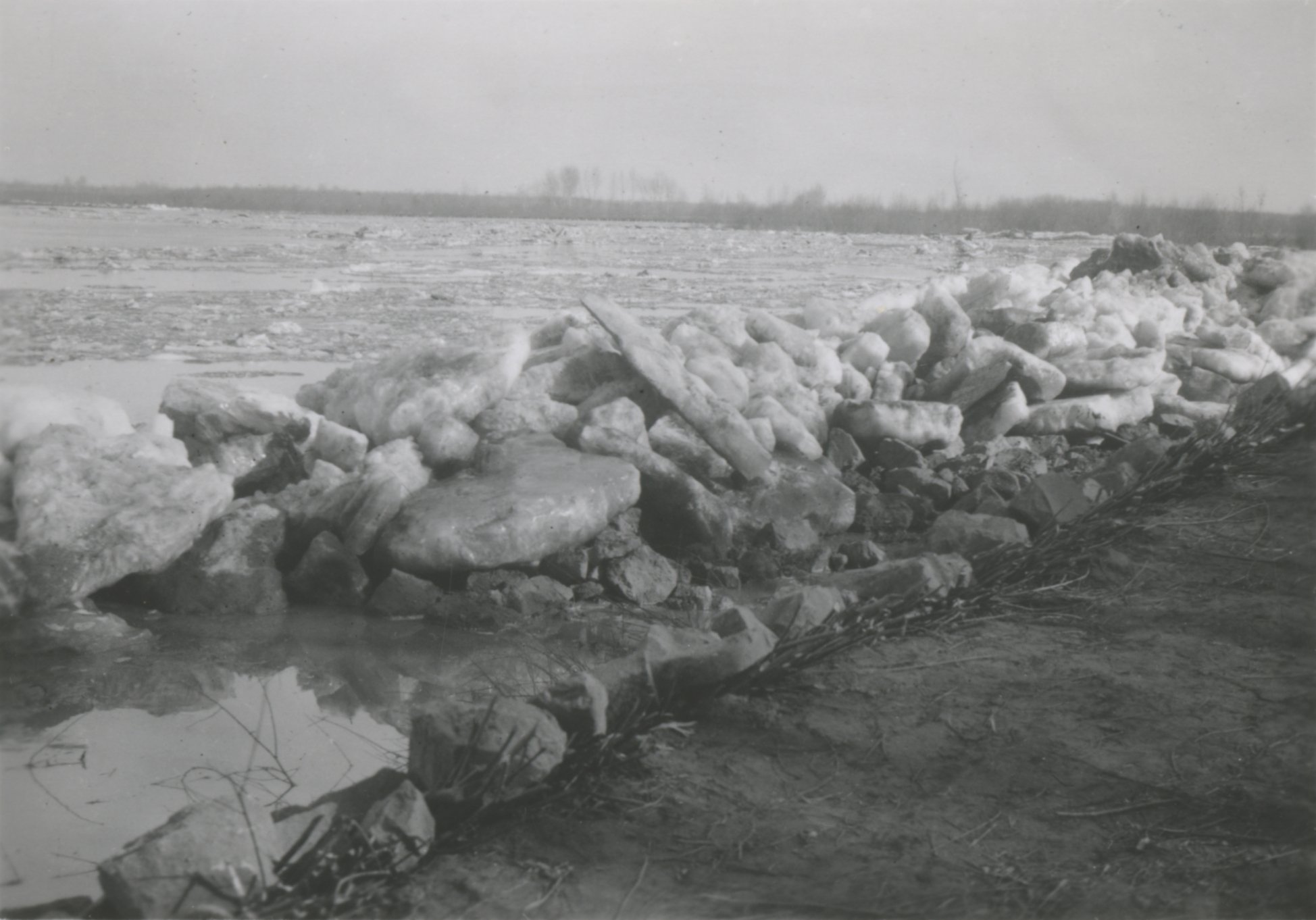 Jégzajlás Örvénynél, 1940. március (Magyar Környezetvédelmi és Vízügyi Múzeum - Duna Múzeum CC BY-NC-SA)