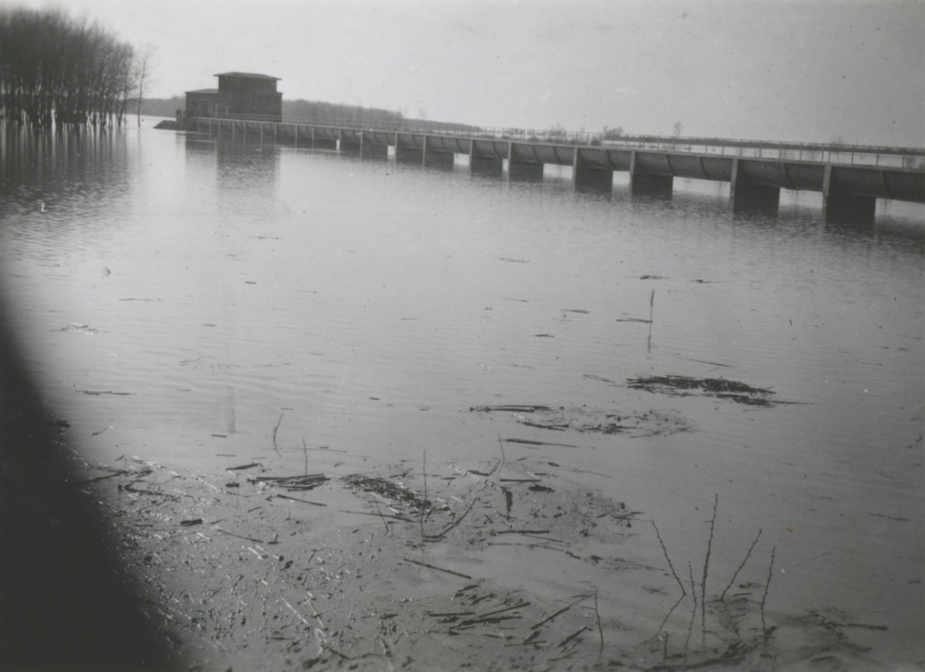 Tavaszi árvíz Örvénynél, 1940. március (Magyar Környezetvédelmi és Vízügyi Múzeum - Duna Múzeum CC BY-NC-SA)
