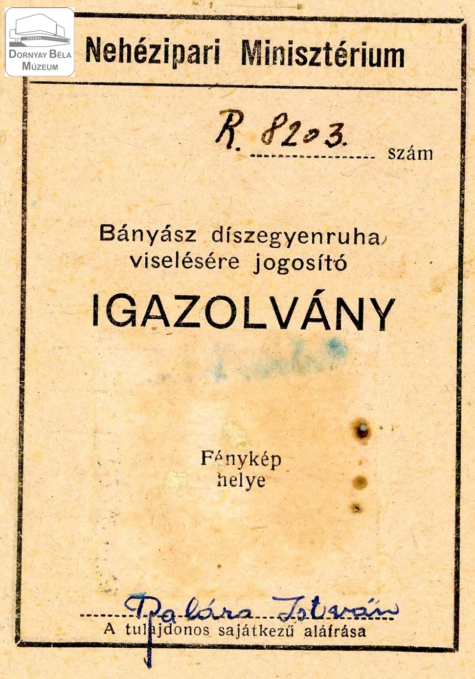 Bányász díszegyenruha viselésére jogosító igazolvány (Dornyay Béla Múzeum, Salgótarján CC BY-NC-SA)