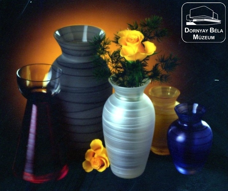 MTI fotó-negatívok az Öblösüveggyár termékeiről (Dornyay Béla Múzeum, Salgótarján CC BY-NC-SA)