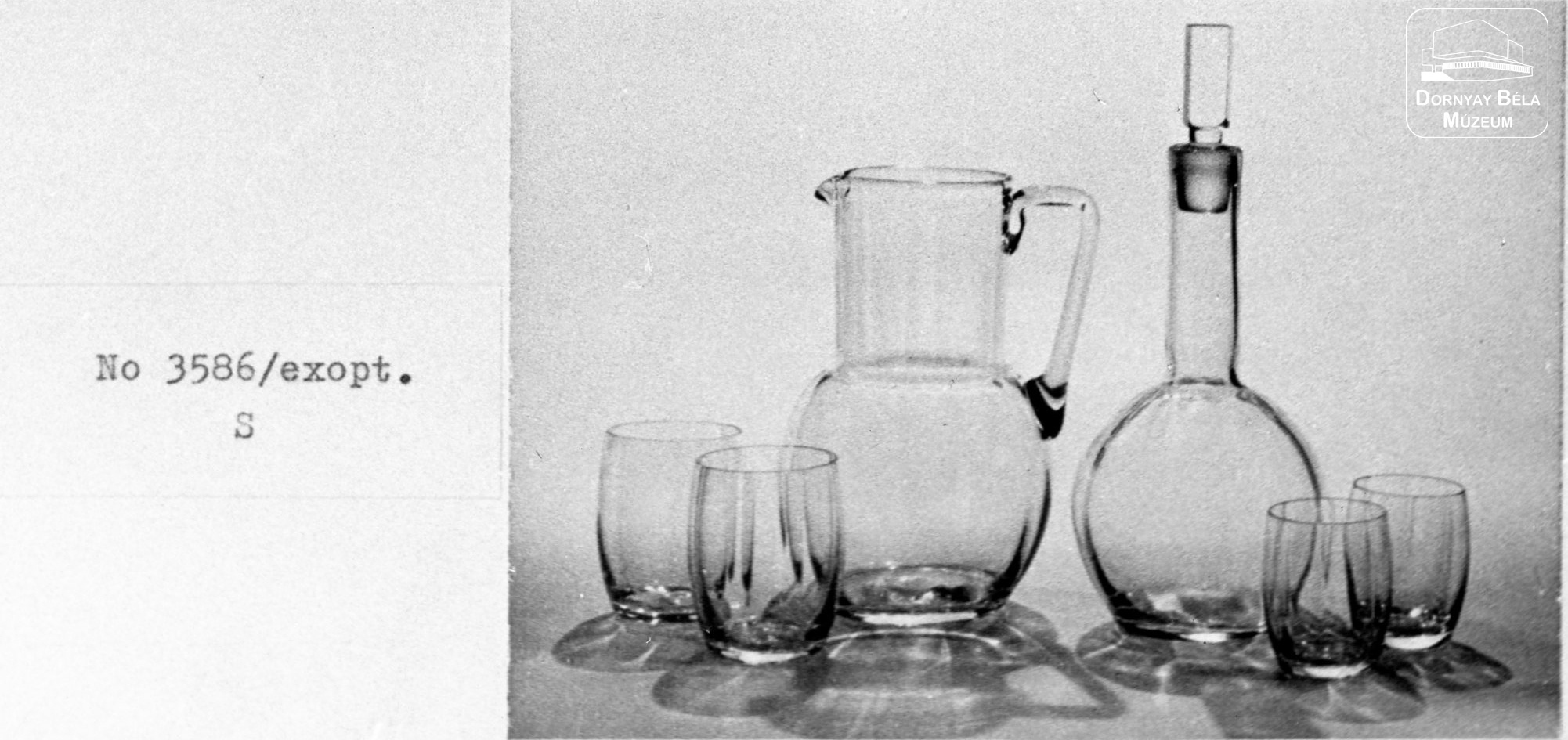 Munkafelvételek az Öblösüveggyár termékeiről (Dornyay Béla Múzeum, Salgótarján CC BY-NC-SA)