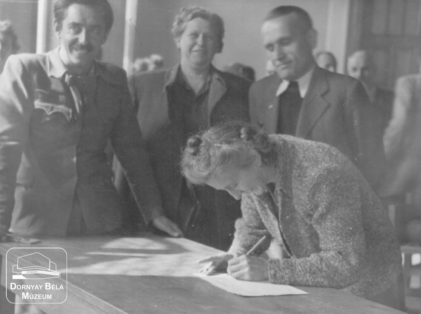 Békekölcsön aláírása Balassagyarmaton (Dornyay Béla Múzeum, Salgótarján CC BY-NC-SA)