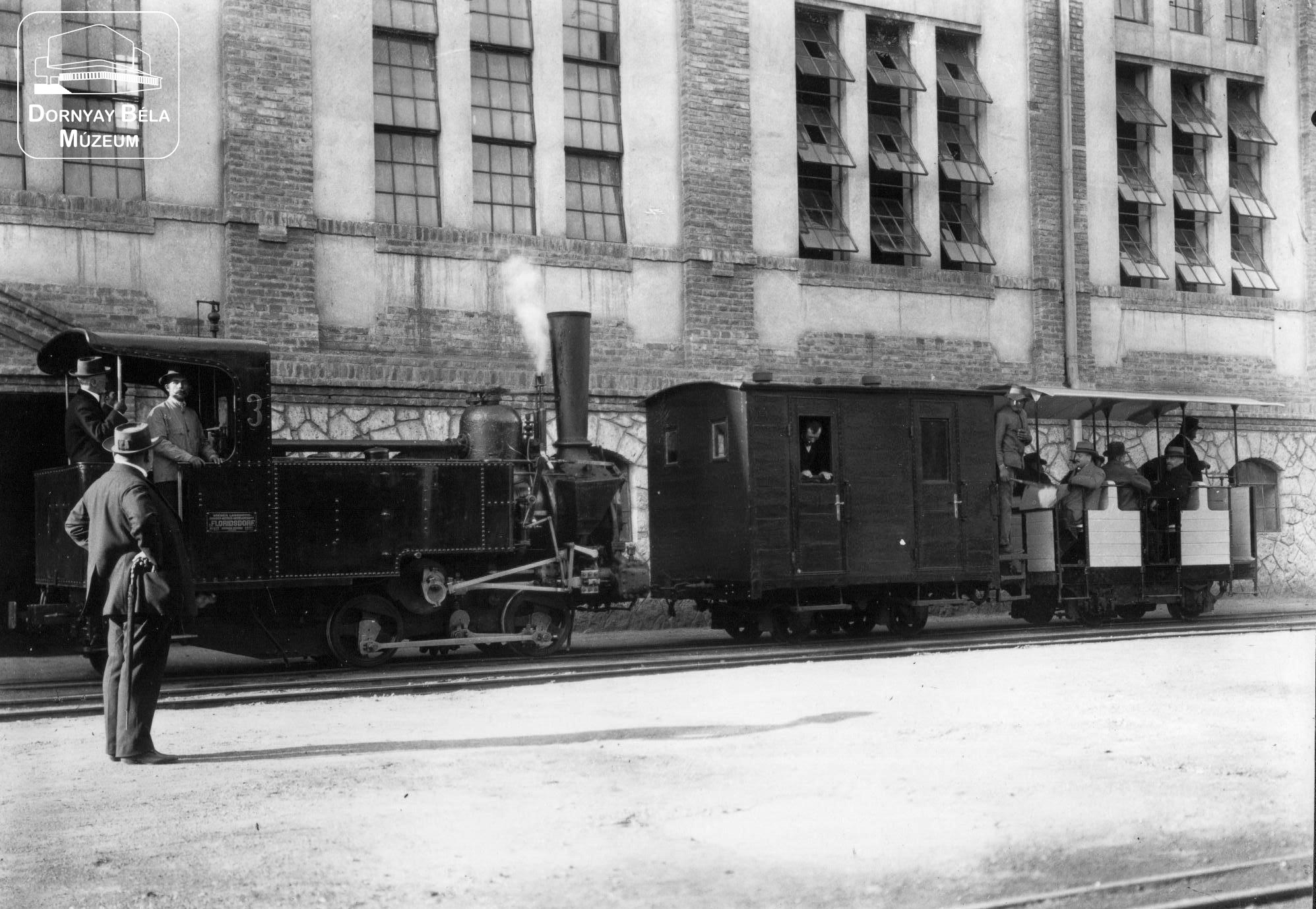 Salgói fogaskerekű mozdony és kocsik (Dornyay Béla Múzeum, Salgótarján CC BY-NC-SA)