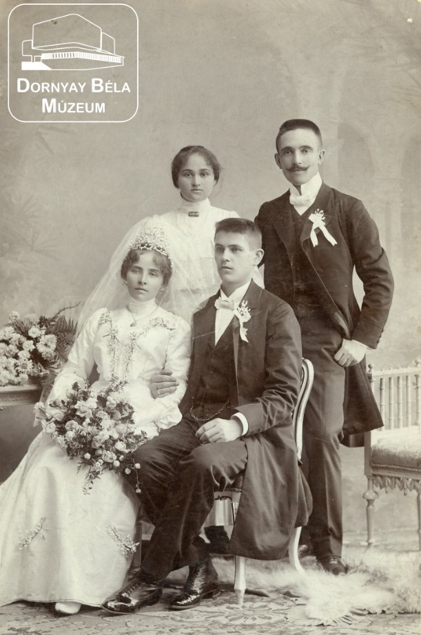 Esküvői fotó Lisony Antal és Czvetics (?) Júlia házasságkötése. (Dornyay Béla Múzeum, Salgótarján CC BY-NC-SA)