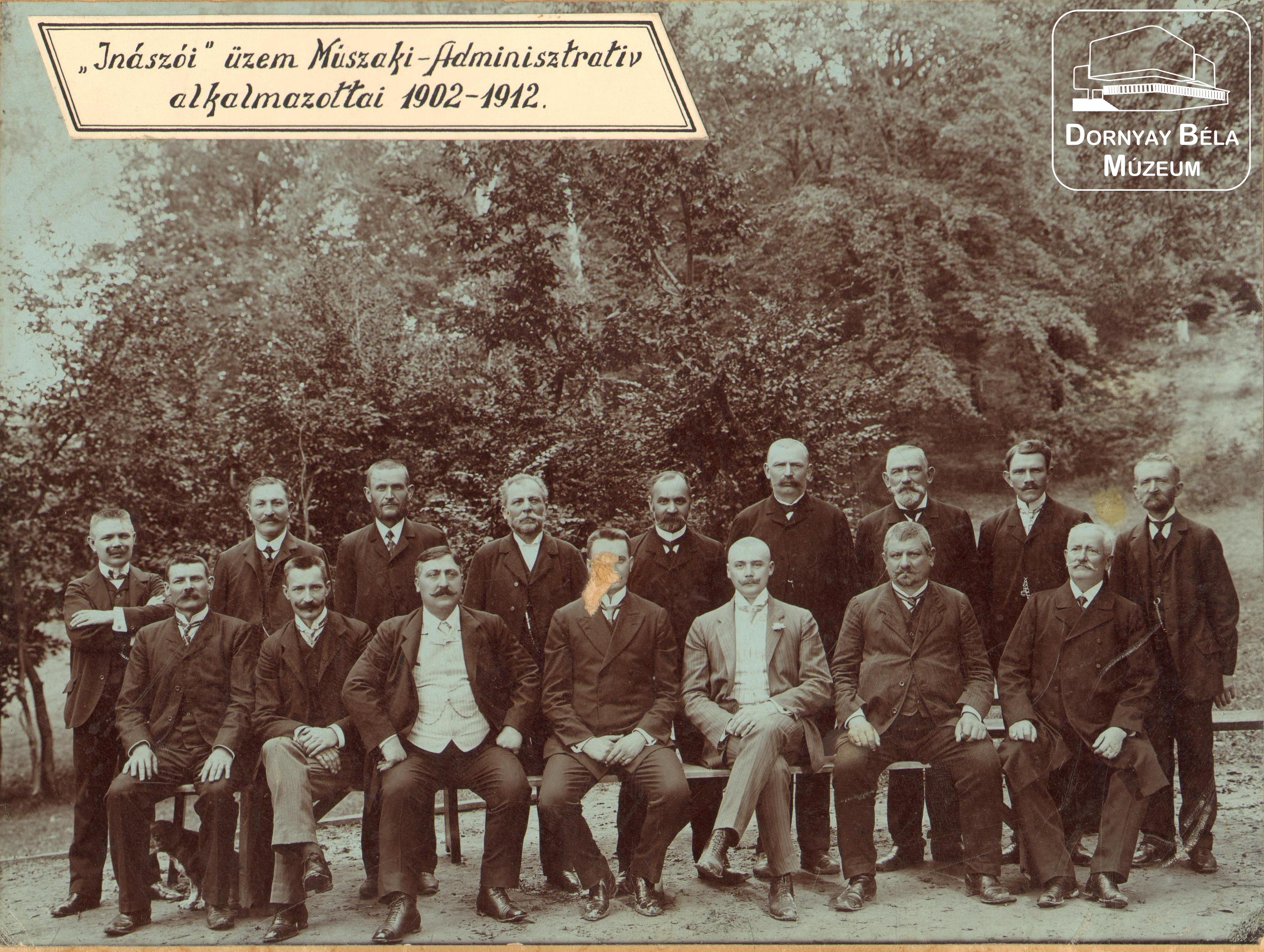 Inászói bányaüzem műszaki-adminisztratív alkalmazottai (Dornyay Béla Múzeum, Salgótarján CC BY-NC-SA)