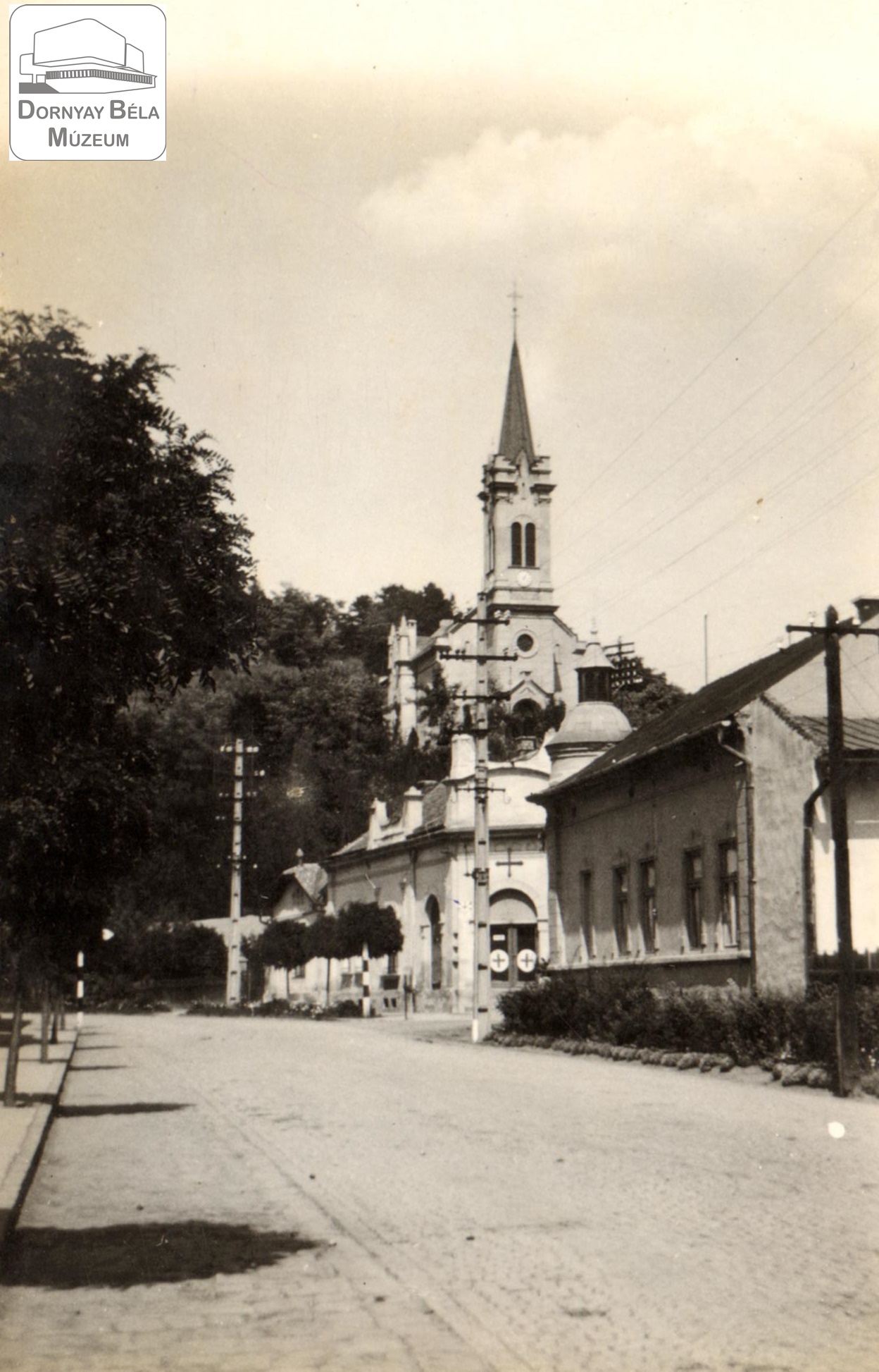 A Füleki út az evangélikus Templommal (Dornyay Béla Múzeum, Salgótarján CC BY-NC-SA)