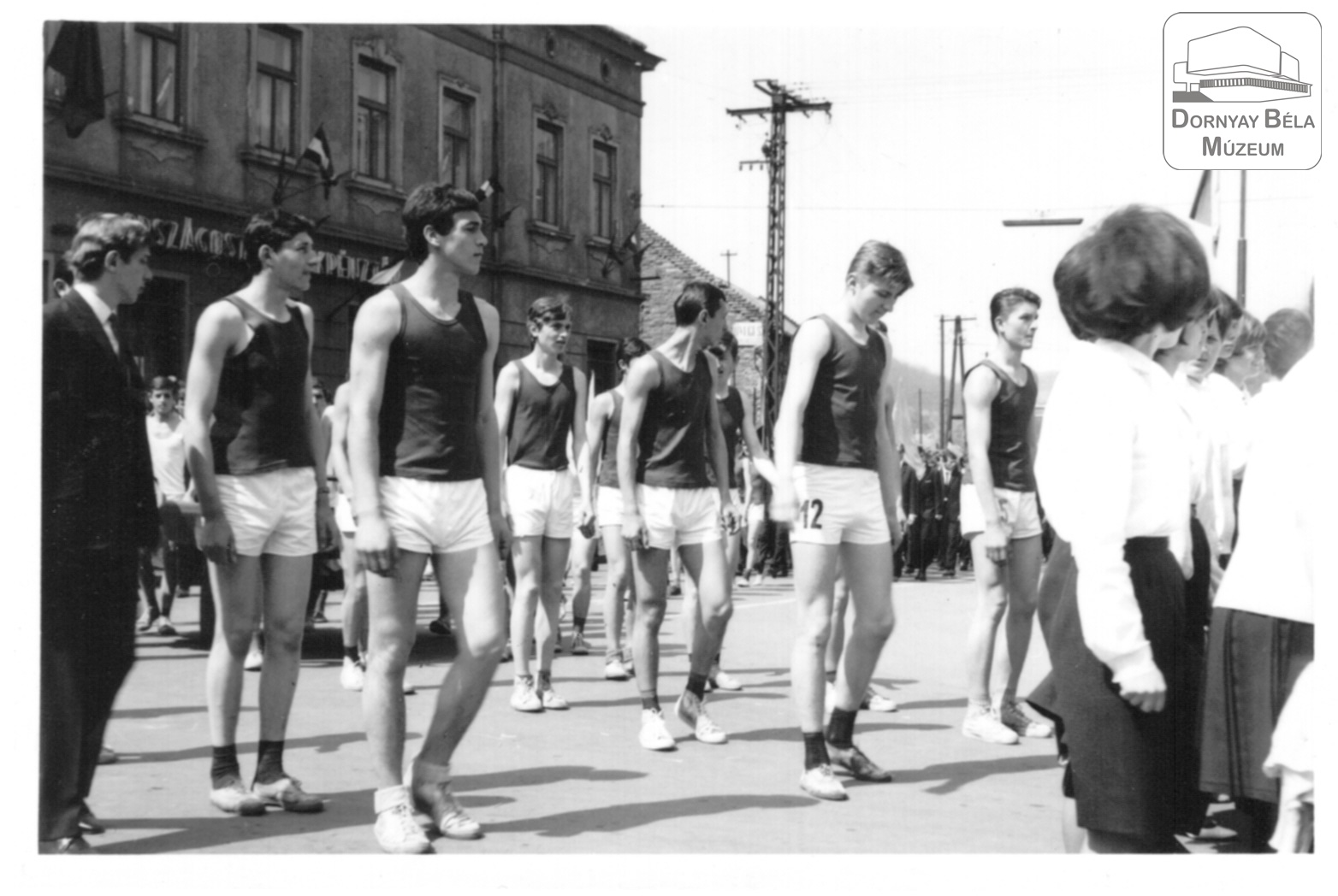 Salgótarjáni május elsejei képek ( sportruhás felvonulók) (Dornyay Béla Múzeum, Salgótarján CC BY-NC-SA)
