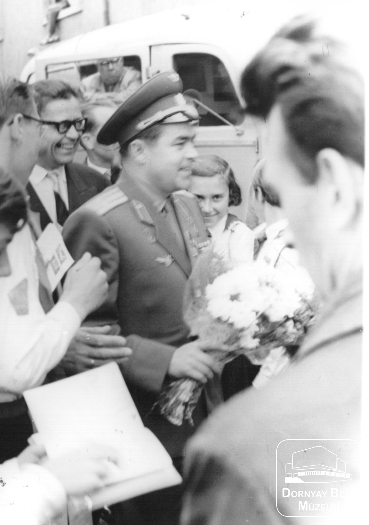 Salgótarján, Május 1-i ünnepség 1964-ben Andrijan Nyikolajev szovjet űrhajós részvételével. (Dornyay Béla Múzeum, Salgótarján CC BY-NC-SA)