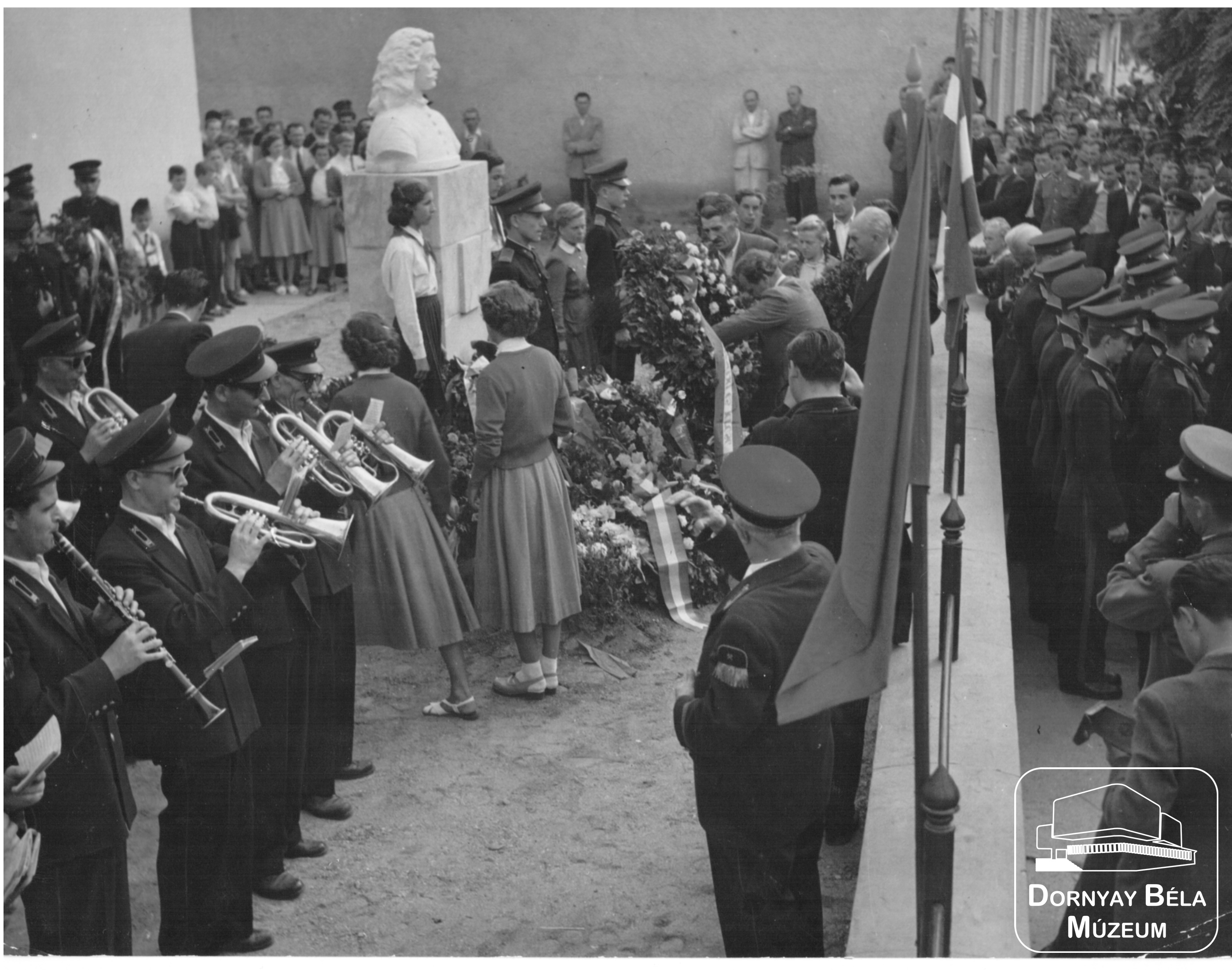 Szécsény, II. Rákóczi Ferenc szobrának avatása, 1955. (Dornyay Béla Múzeum, Salgótarján CC BY-NC-SA)
