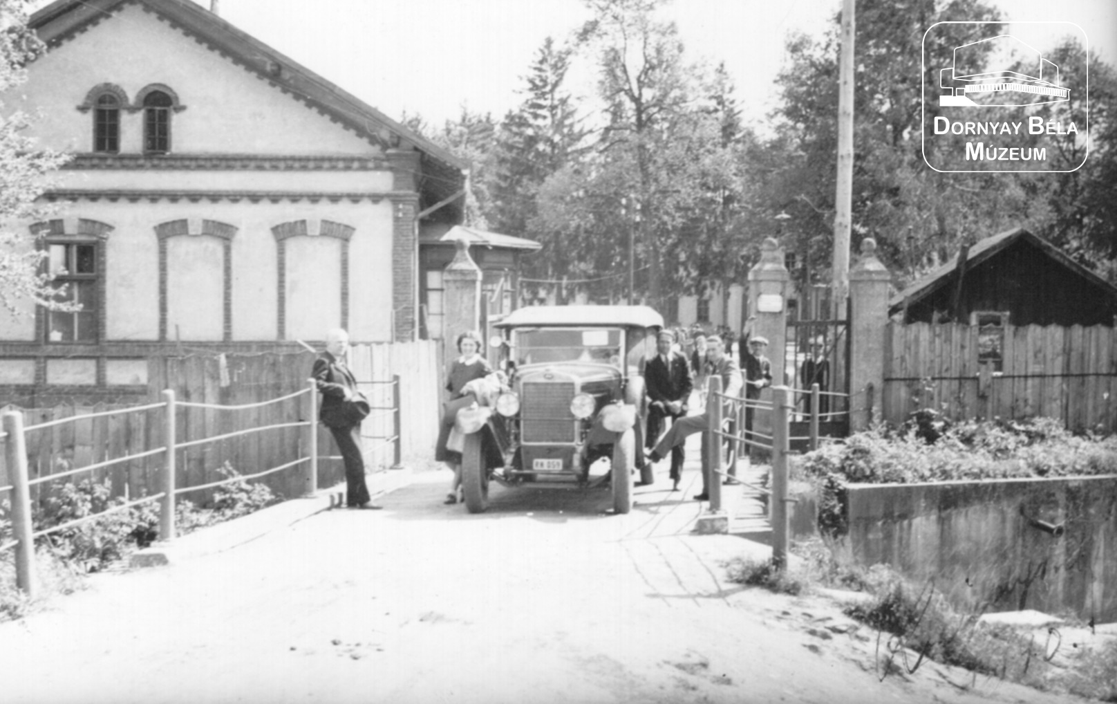 Losonc. Gőzmalmi menekült-tábor bejárata. (Dornyay Béla Múzeum, Salgótarján CC BY-NC-SA)