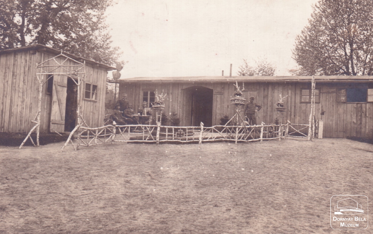 Tiszti barakkok az első világháborús fronton (Dornyay Béla Múzeum, Salgótarján CC BY-NC-SA)