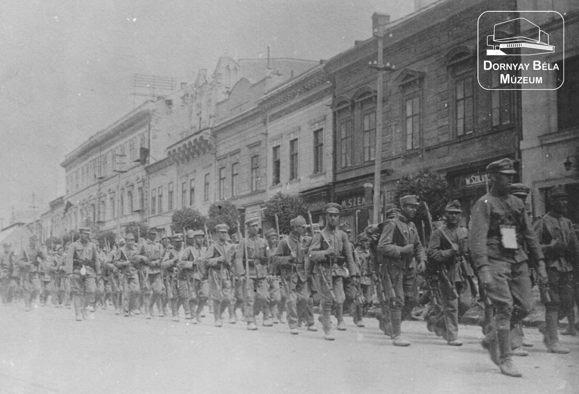 Eperjes. A magyar vörös hadsereg  bevonulása (Dornyay Béla Múzeum, Salgótarján CC BY-NC-SA)