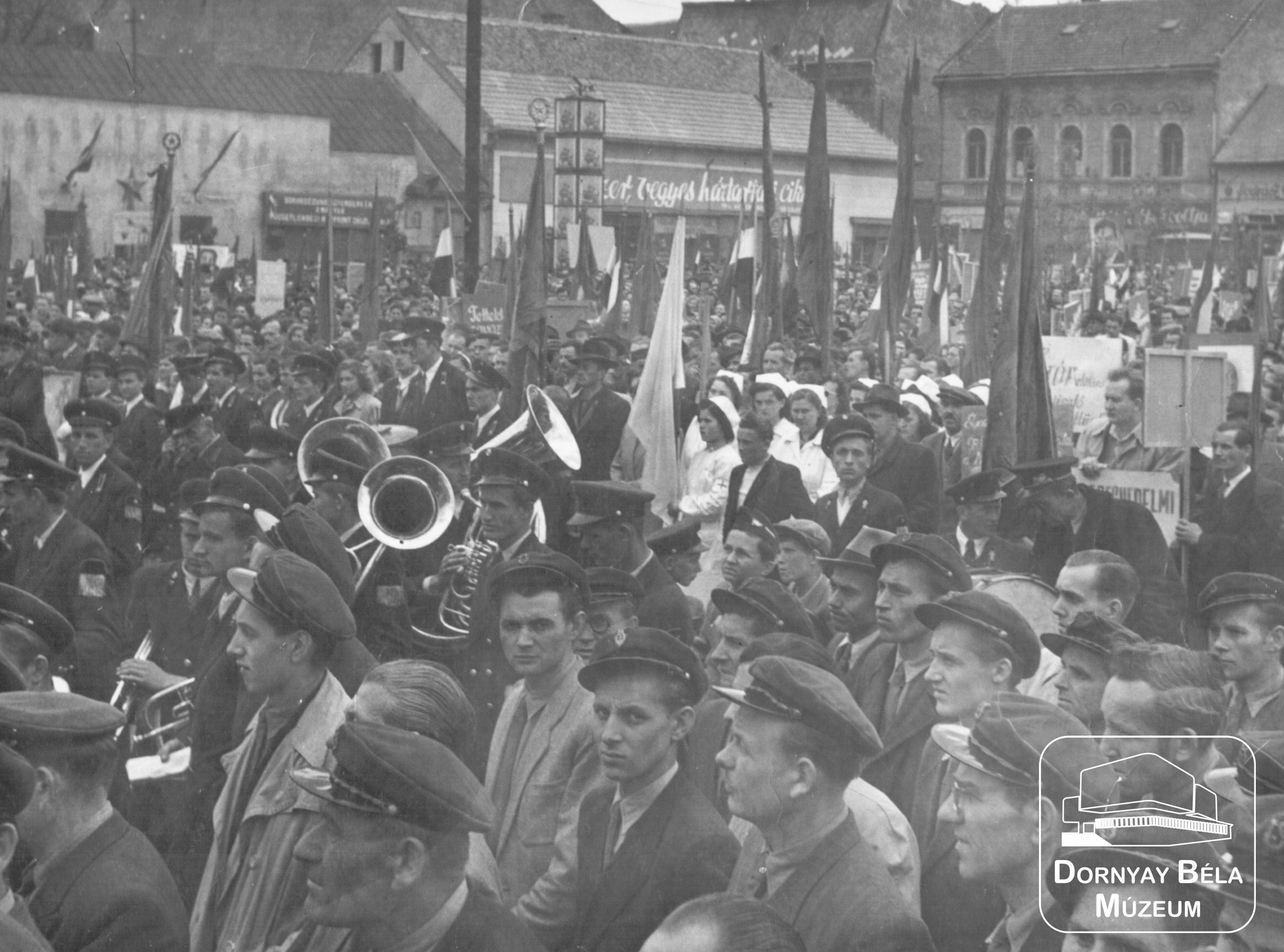 Salgótarján Főtér, 1947-es választási nagygyűlés (Dornyay Béla Múzeum, Salgótarján CC BY-NC-SA)