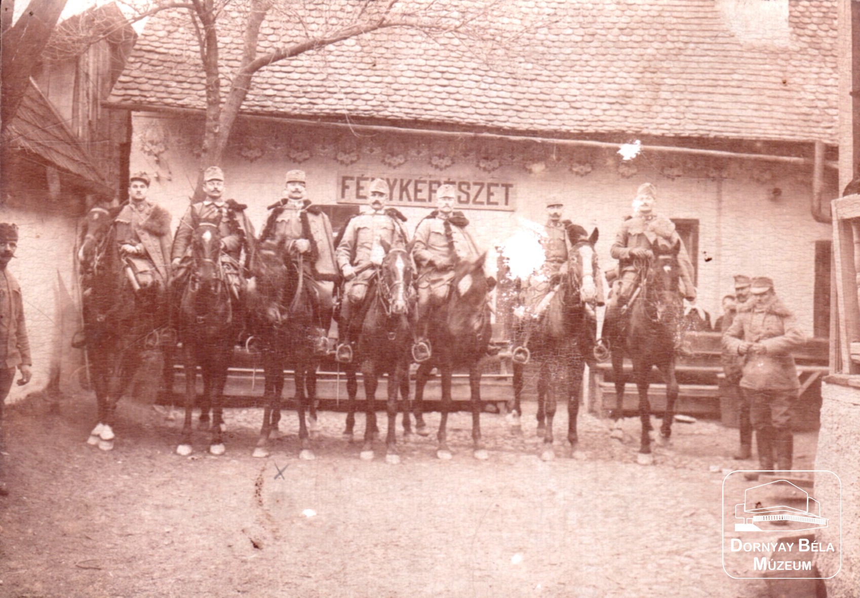 I. világháborús huszárok tábori öltözetben. (Dornyay Béla Múzeum, Salgótarján CC BY-NC-SA)
