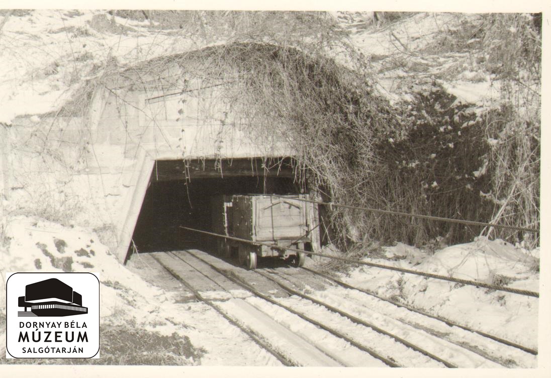 Somlyó-bányatelepi alagút bejárata (Dornyay Béla Múzeum, Salgótarján CC BY-NC-SA)