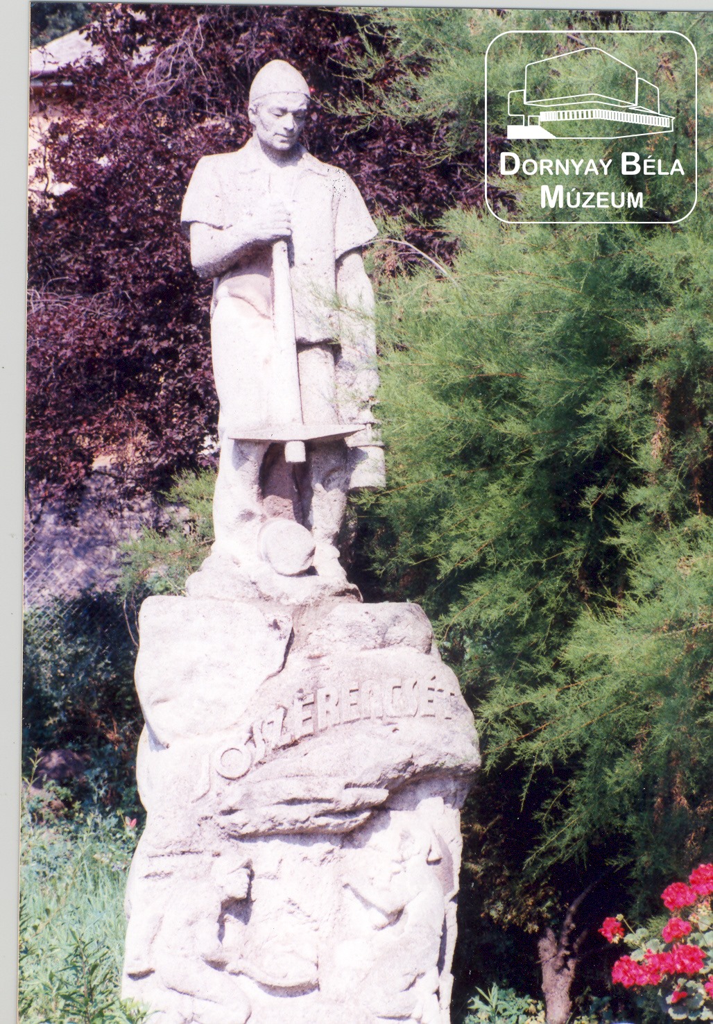 "Jó szerencsét" Bányász szobor a Bányamúzeum előtt (Dornyay Béla Múzeum, Salgótarján CC BY-NC-SA)