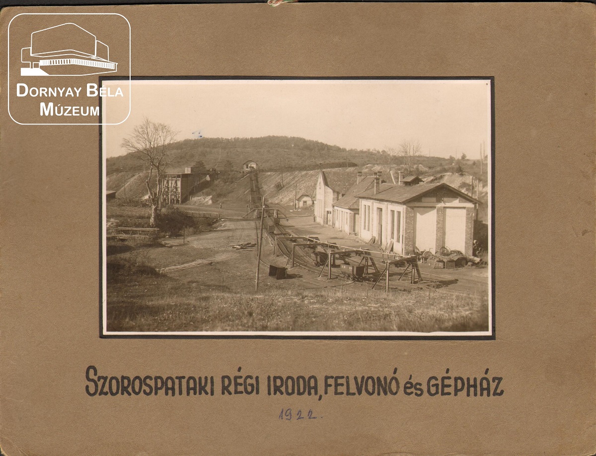 Szorospataki régi iroda, felvonó és gépház. (Dornyay Béla Múzeum, Salgótarján CC BY-NC-SA)