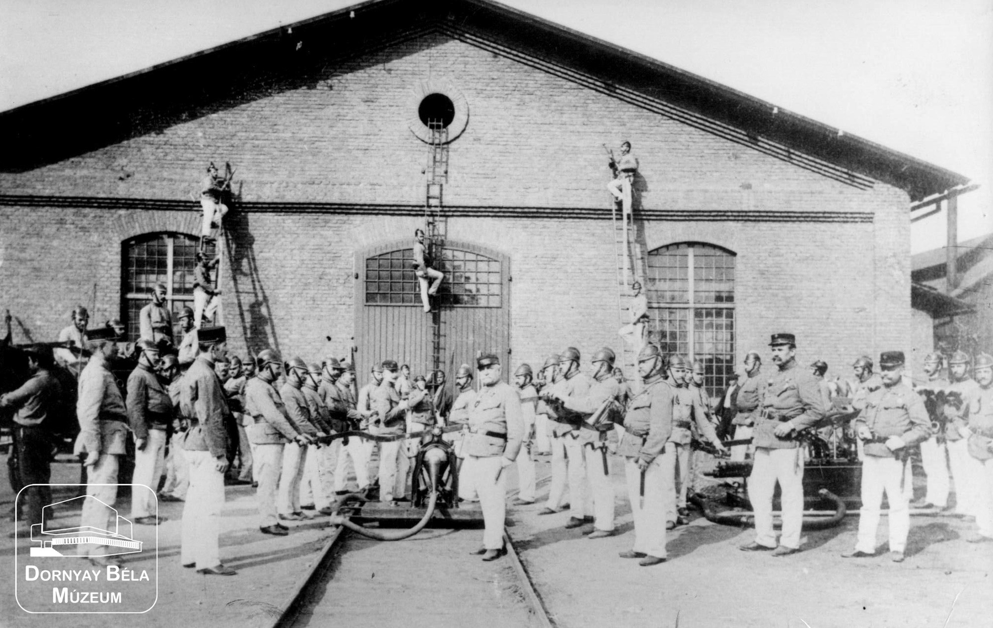 RMSV Rt. Acélgyár. Gyári tűzoltók. (Dornyay Béla Múzeum, Salgótarján CC BY-NC-SA)