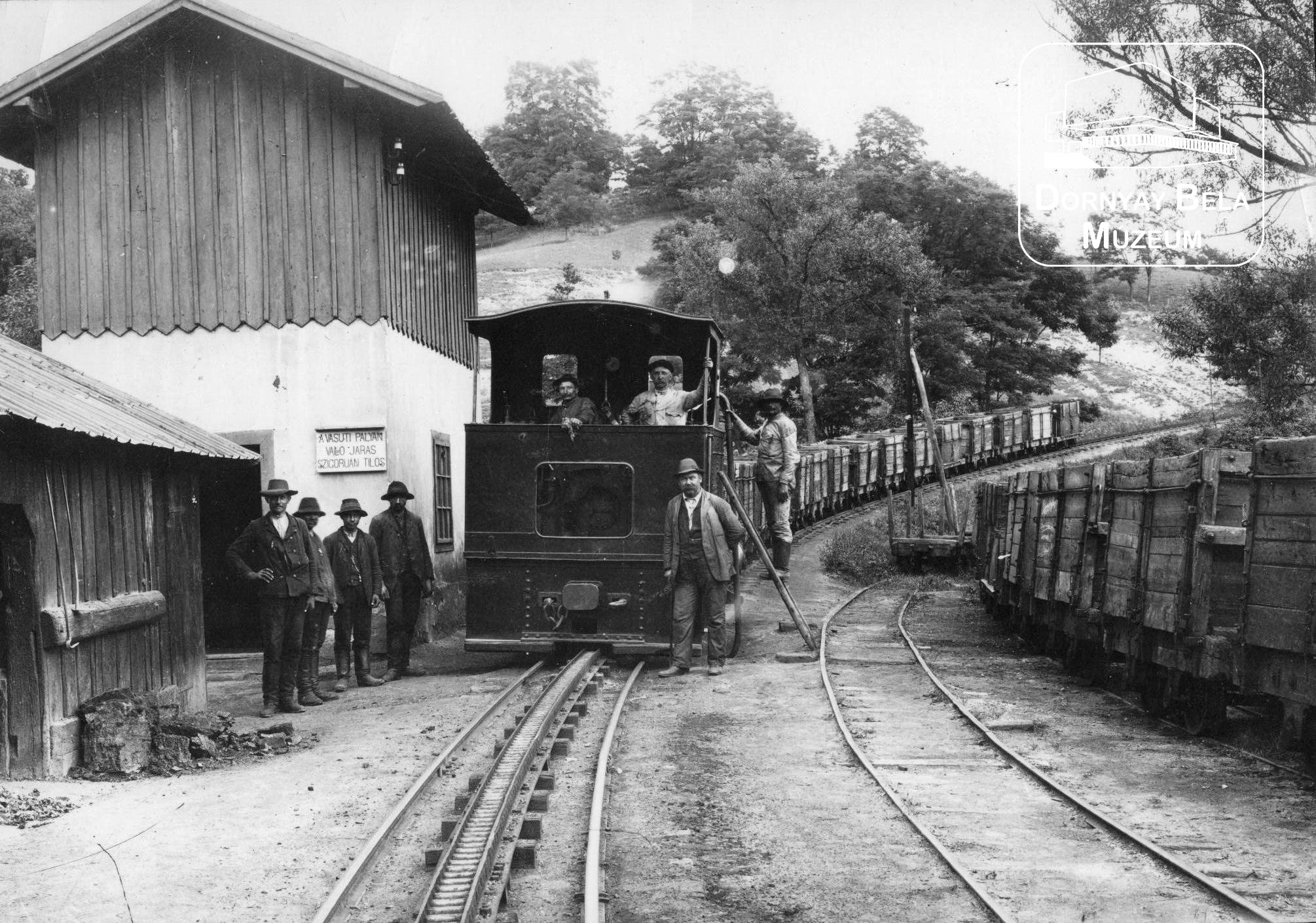 Salgói fogaskerekű vasút. Kútház, vízvételi állomással. (Dornyay Béla Múzeum, Salgótarján CC BY-NC-SA)