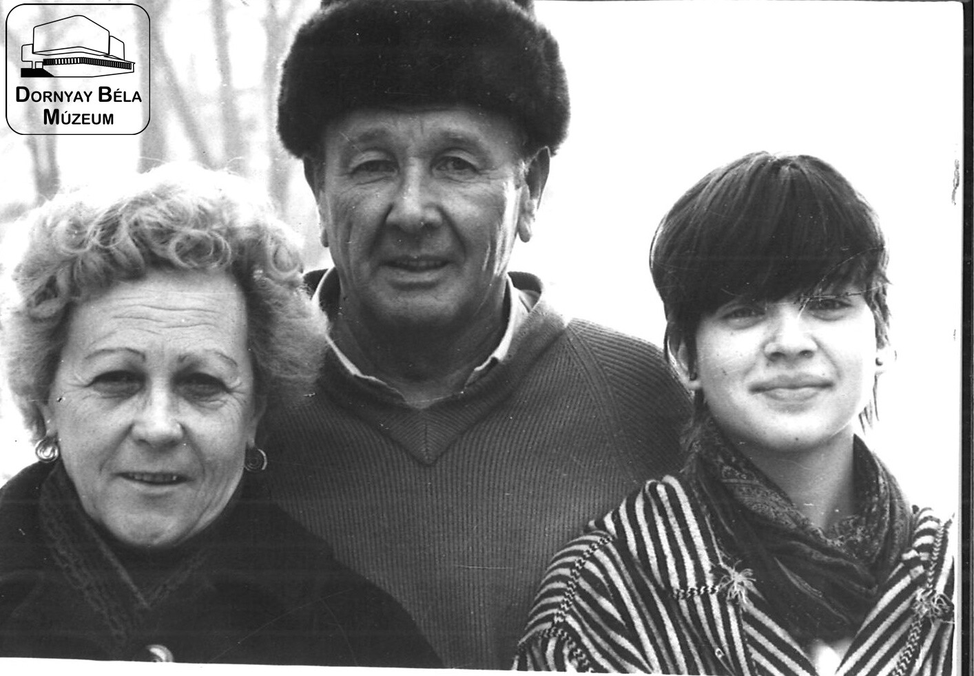Gaál Réka nagybátyjával- Gaál Györggyel és annak feleségével (Dornyay Béla Múzeum, Salgótarján CC BY-NC-SA)