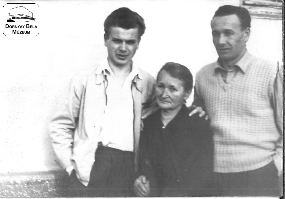 Gaál István édesanyjával és bátyjával, Györggyel (Dornyay Béla Múzeum, Salgótarján CC BY-NC-SA)