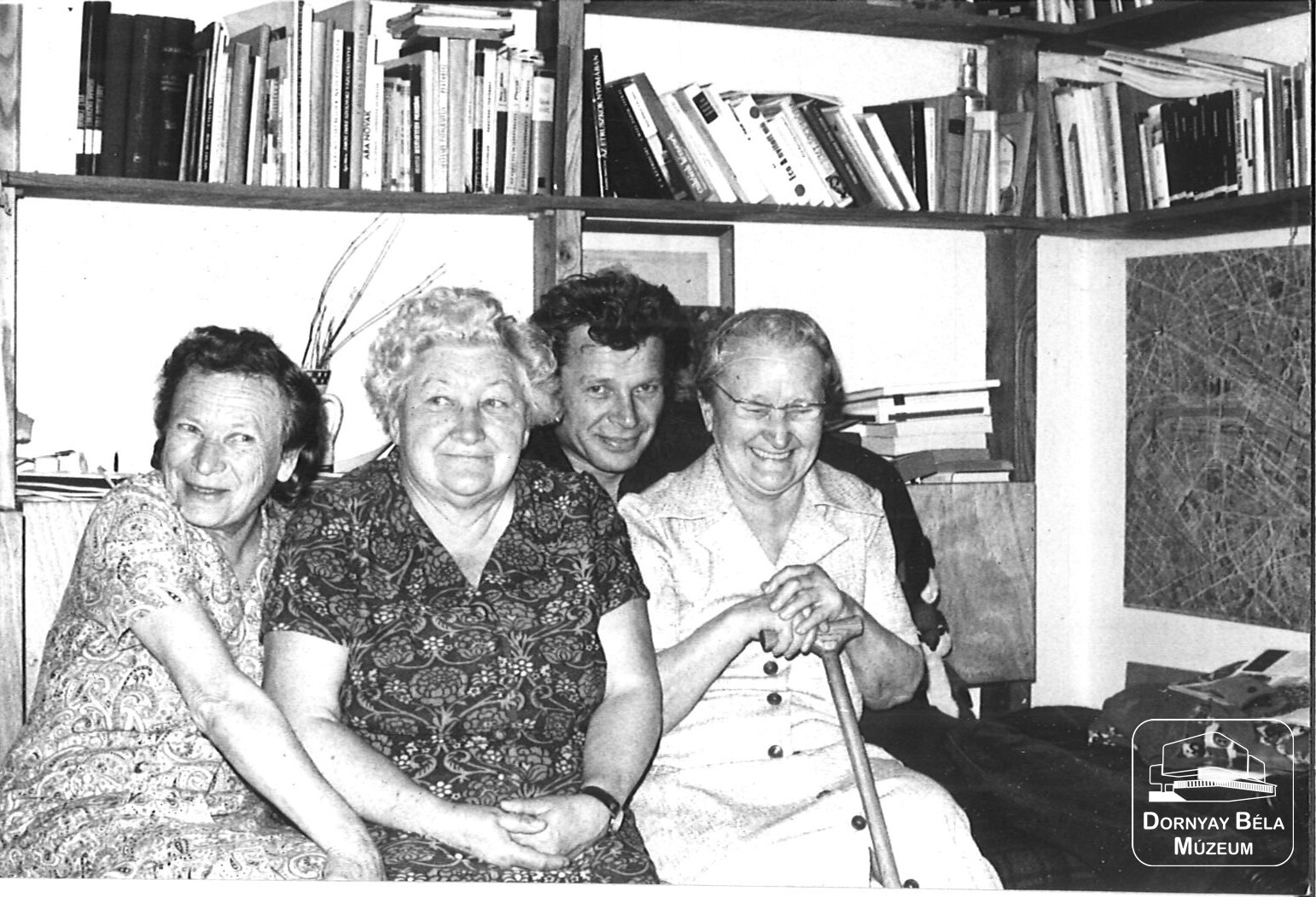 Gaál István a három nővérrel (Dornyay Béla Múzeum, Salgótarján CC BY-NC-SA)