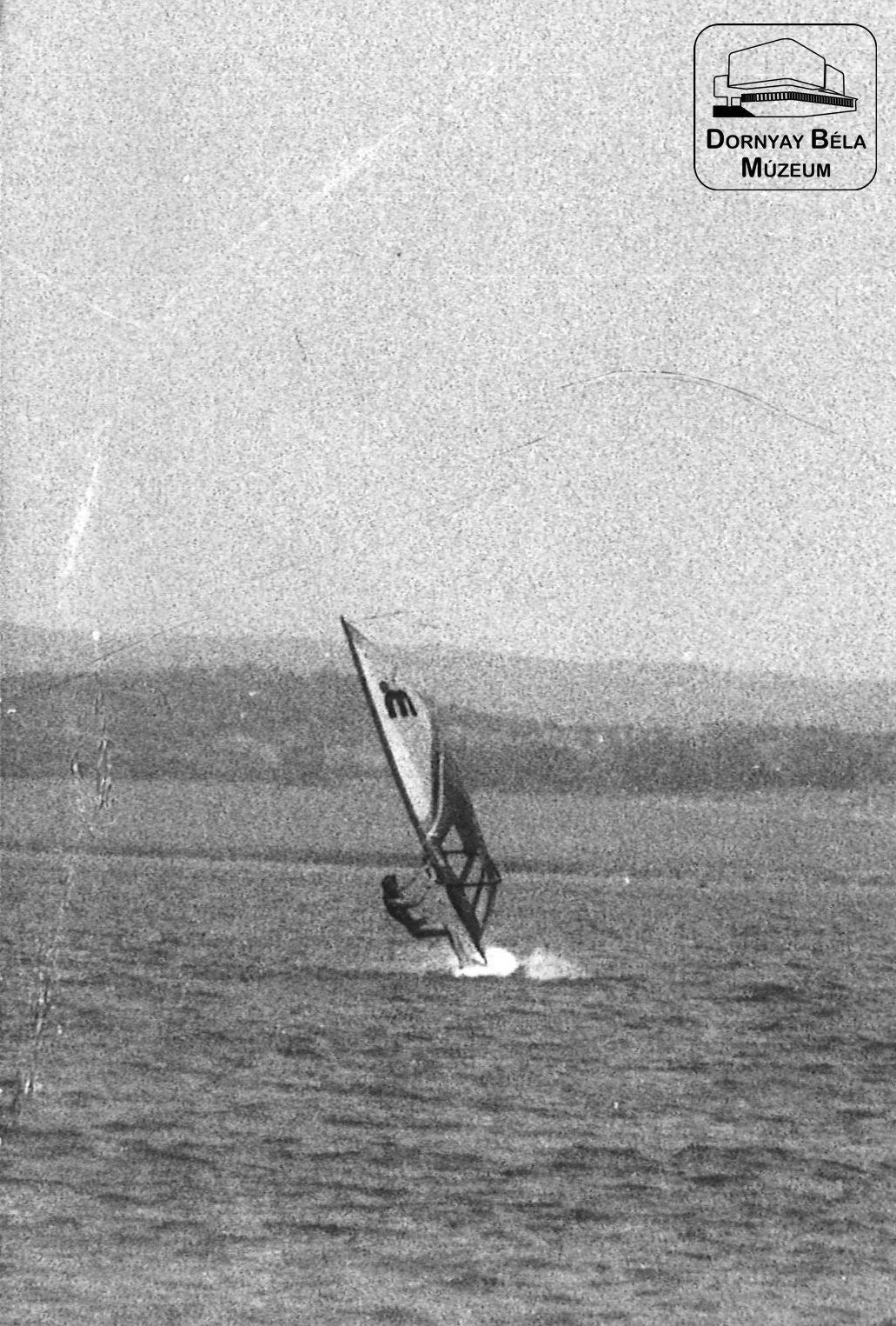 Gaál István szörfözik (Dornyay Béla Múzeum, Salgótarján CC BY-NC-SA)