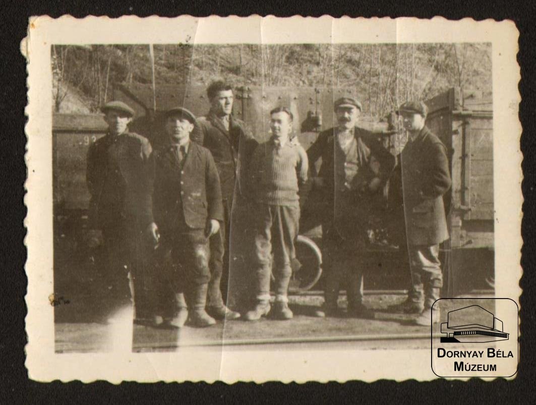 Fűtők és mozdonyvezetők (Dornyay Béla Múzeum, Salgótarján CC BY-NC-SA)