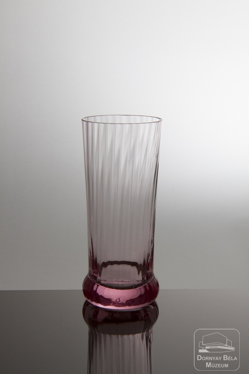 Pálinkás pohár (Dornyay Béla Múzeum, Salgótarján CC BY-NC-SA)